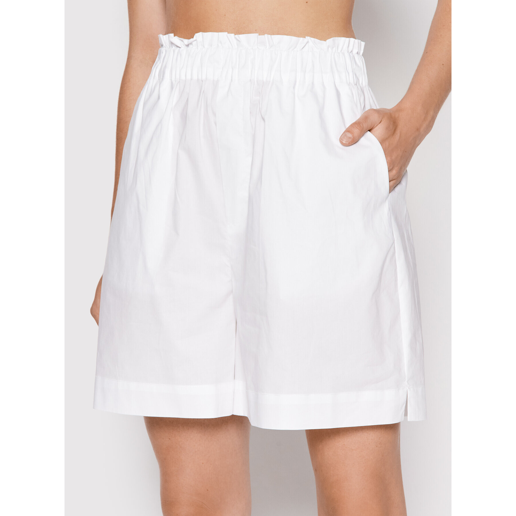 Remain Шорти от плат Camilja RM1450 Бял Regular Fit - Pepit.bg