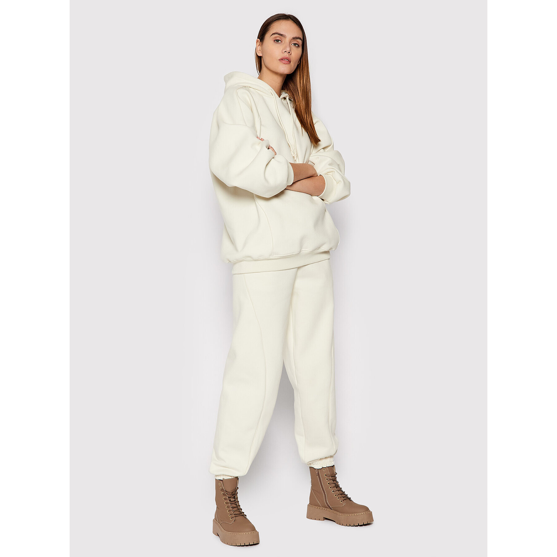 Remain Суитшърт Hailey RM876 Бежов Oversize - Pepit.bg