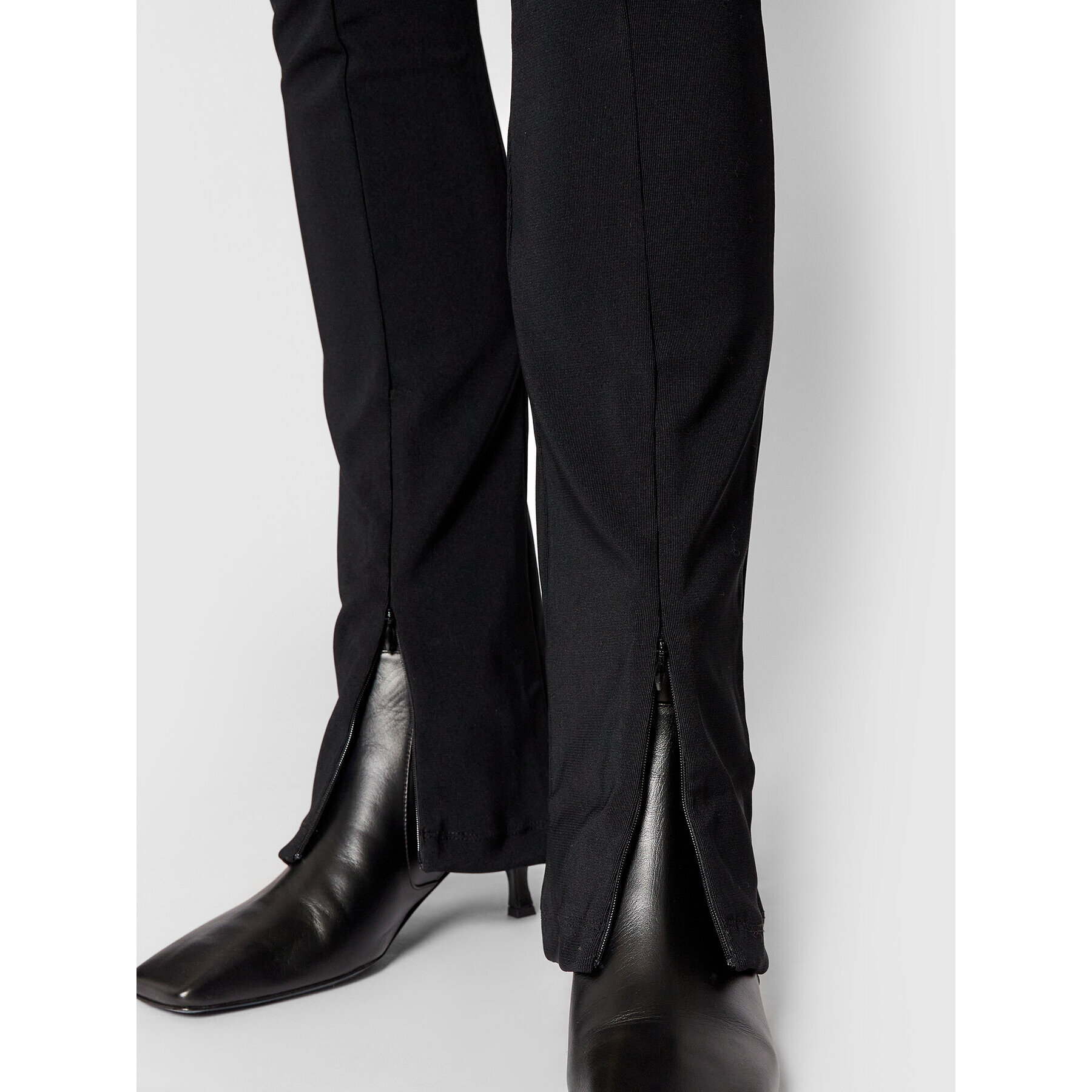 Remain Текстилни панталони Mirlanco Bootcut RM784 Черен Slim Fit - Pepit.bg