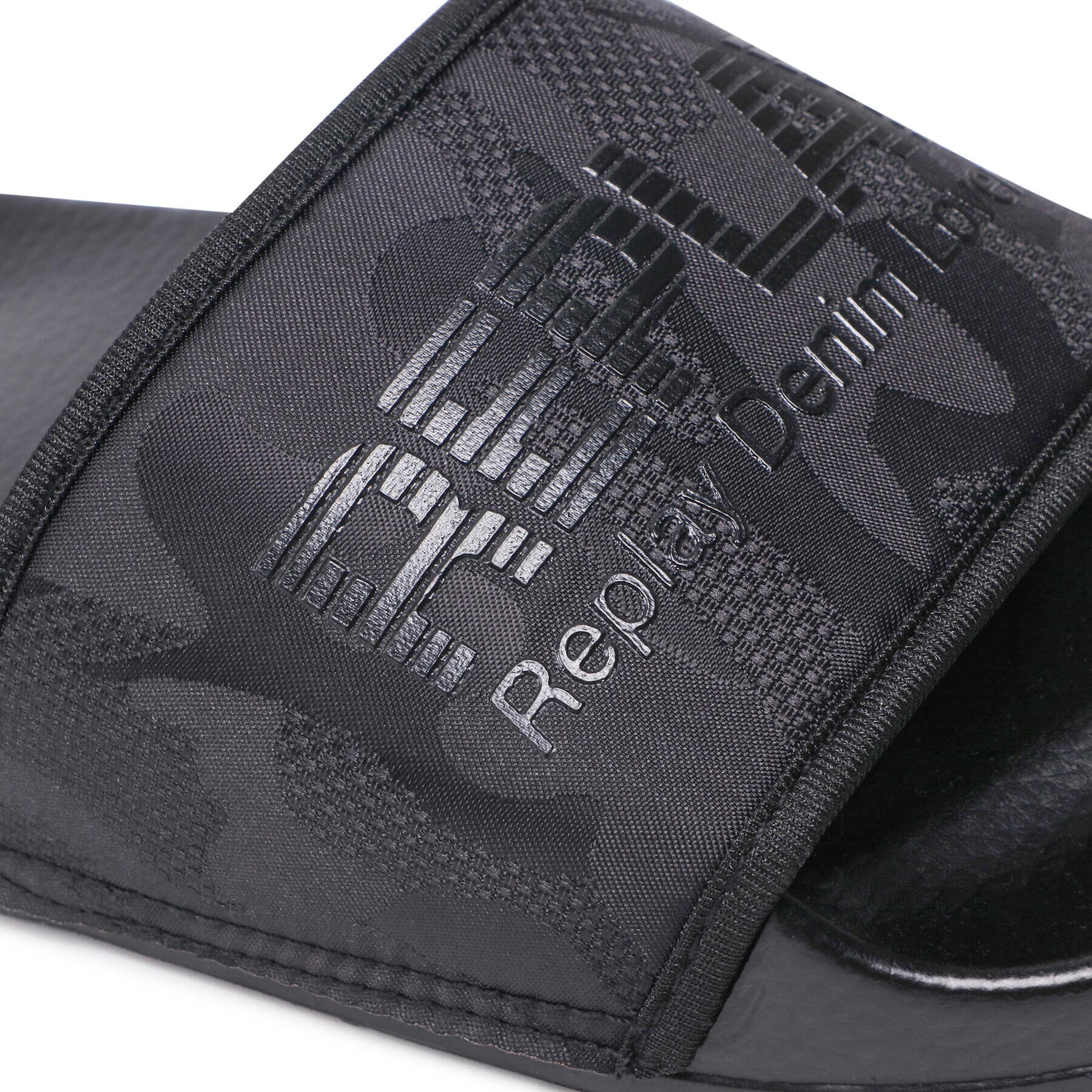 Replay Чехли Up Camo GMF1A.000.C0032T Черен - Pepit.bg