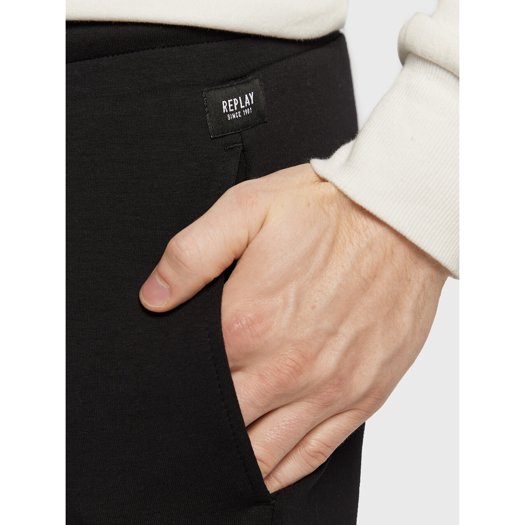 Replay Долнище анцуг M9777A.000.23183 Черен Regular Fit - Pepit.bg