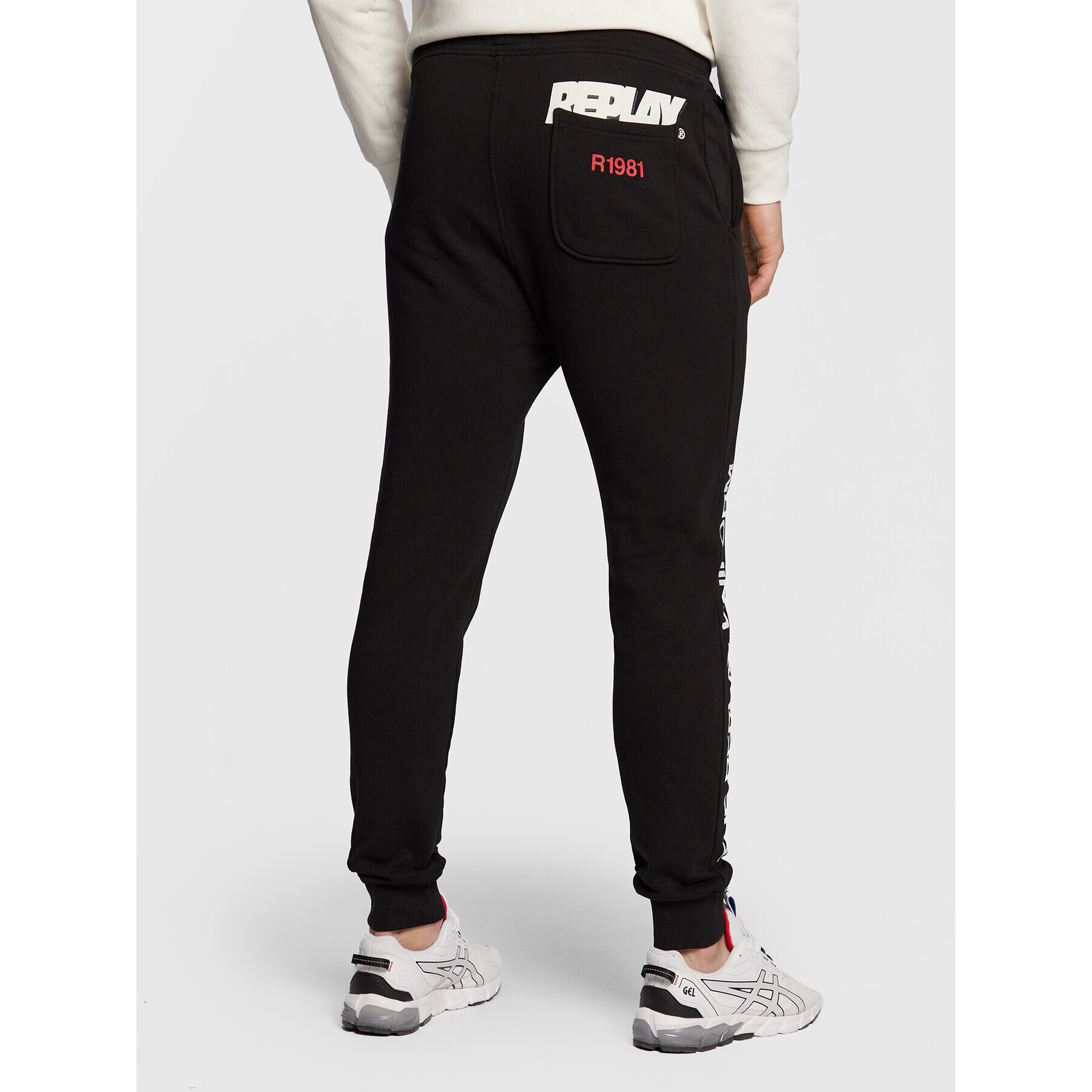Replay Долнище анцуг M9911.000.21842 Черен Regular Fit - Pepit.bg