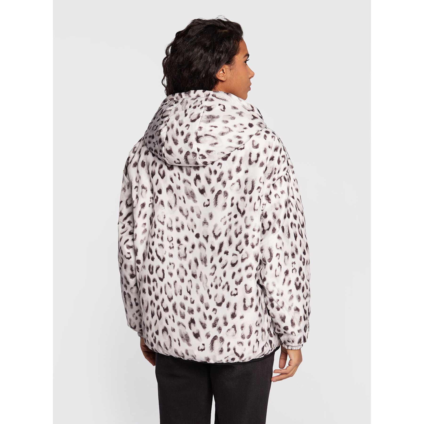 Replay Преходно яке W7738.000.10306 Черен Oversize - Pepit.bg