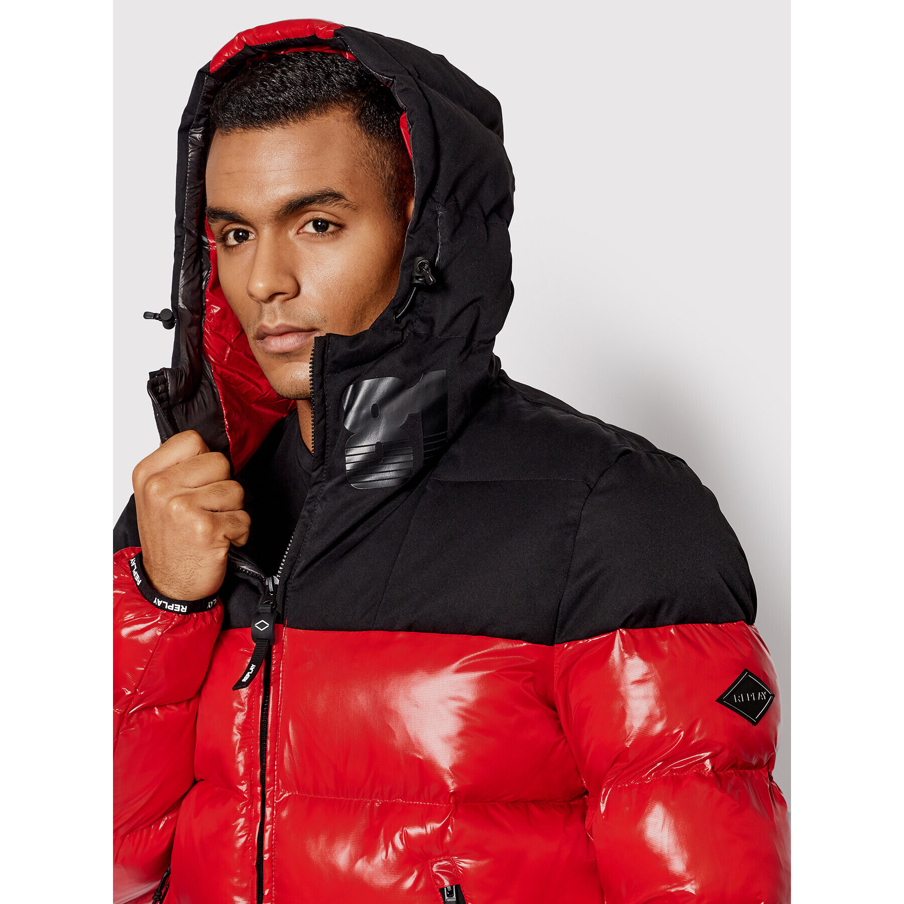 Replay Пухено яке M8183.000.84174 Червен Regular Fit - Pepit.bg