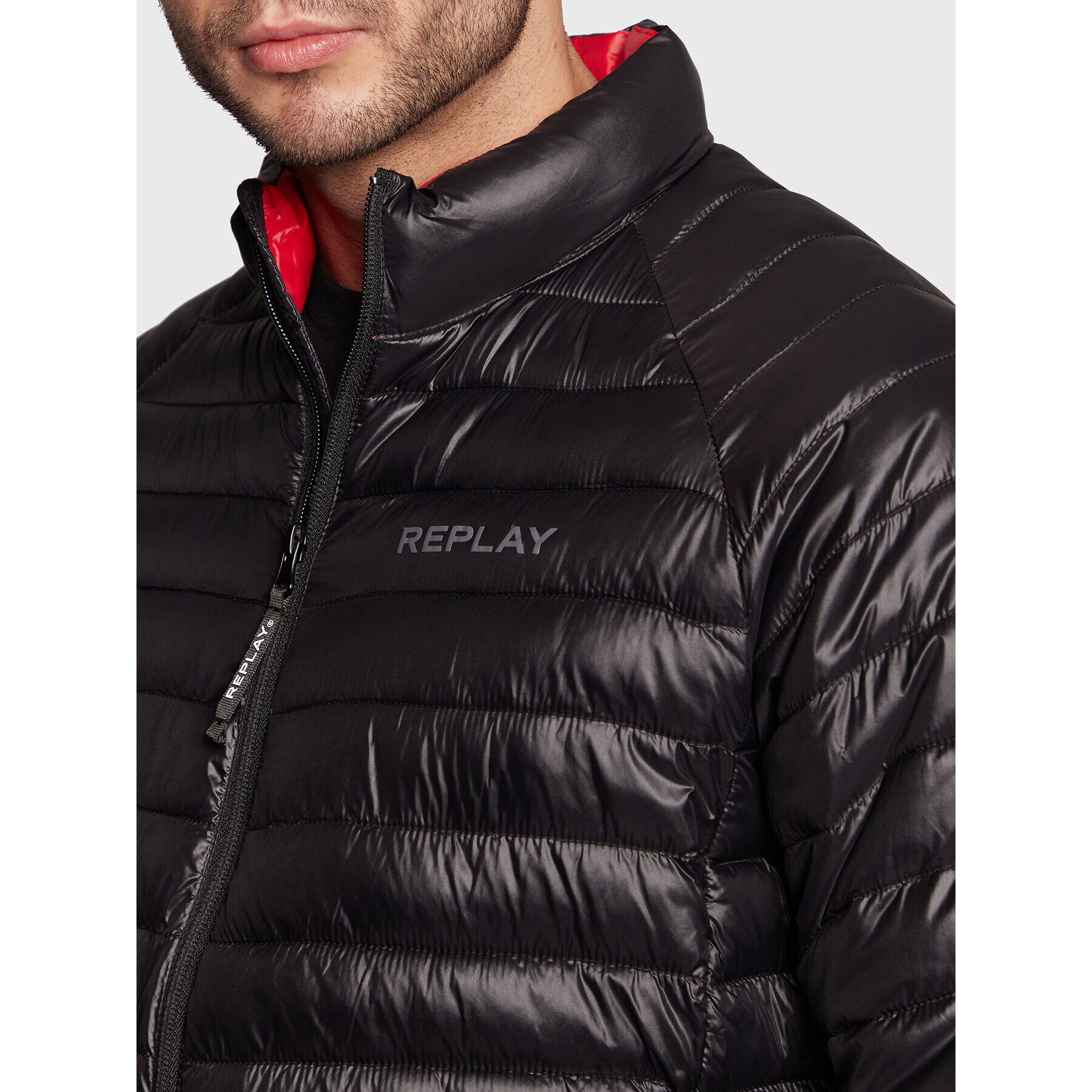 Replay Пухено яке M8288.000.84166S Черен Regular Fit - Pepit.bg