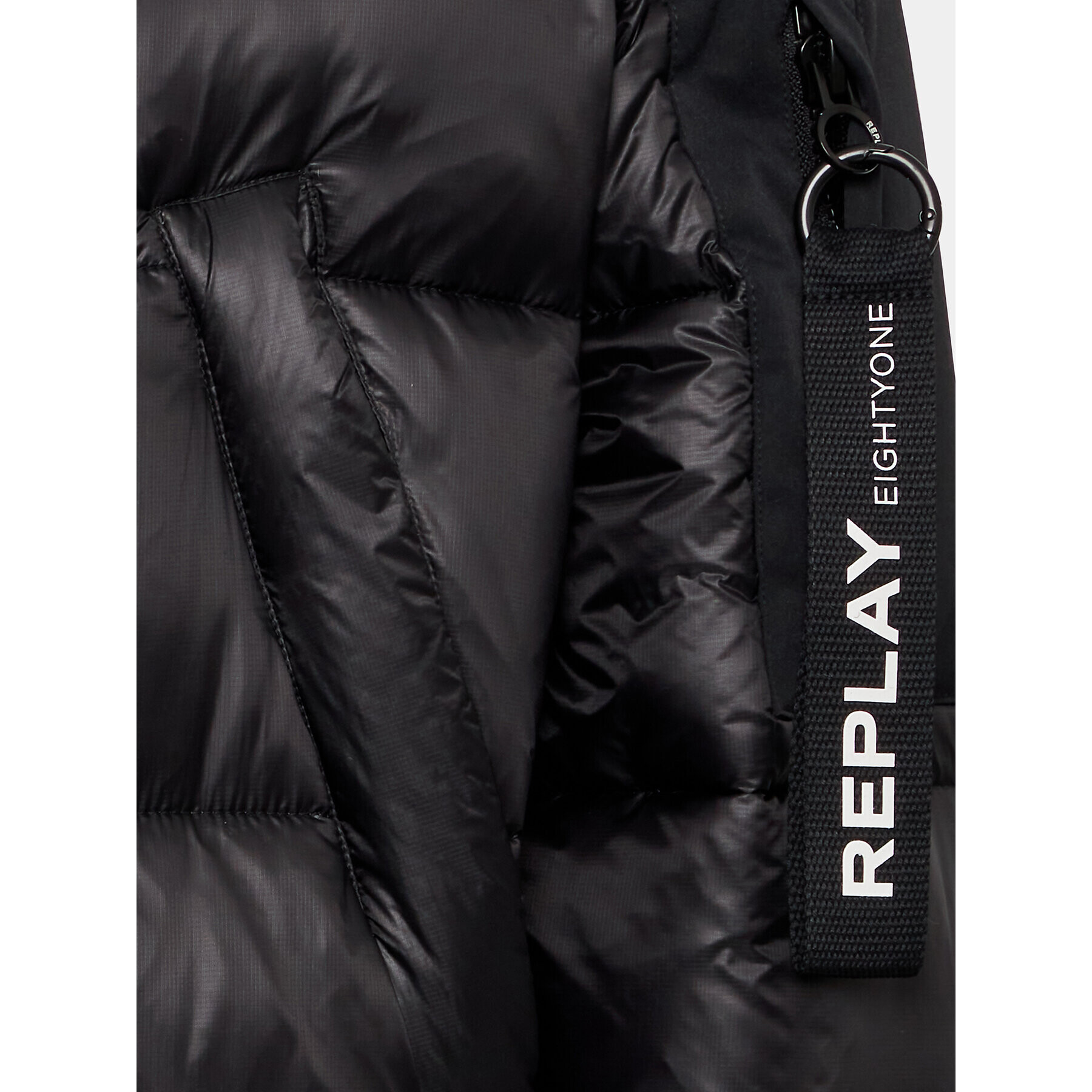 Replay Пухено яке M8360.000.84174D Черен Regular Fit - Pepit.bg