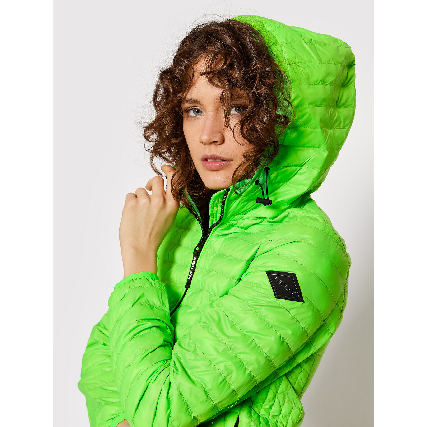 Replay Пухено яке W7665.000.84166 Зелен Regular Fit - Pepit.bg