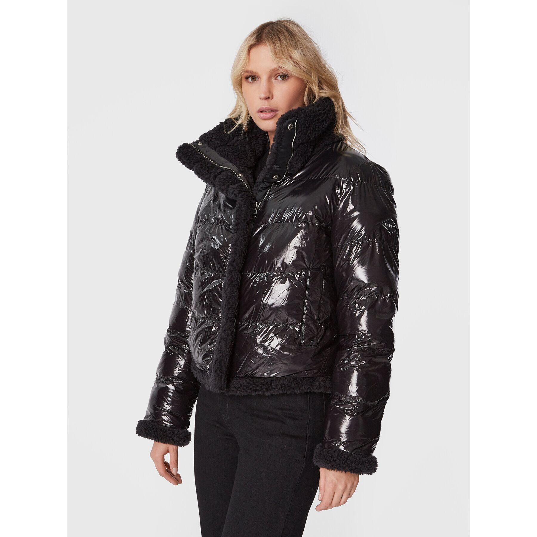 Replay Пухено яке W7722.000.10304 Черен Regular Fit - Pepit.bg