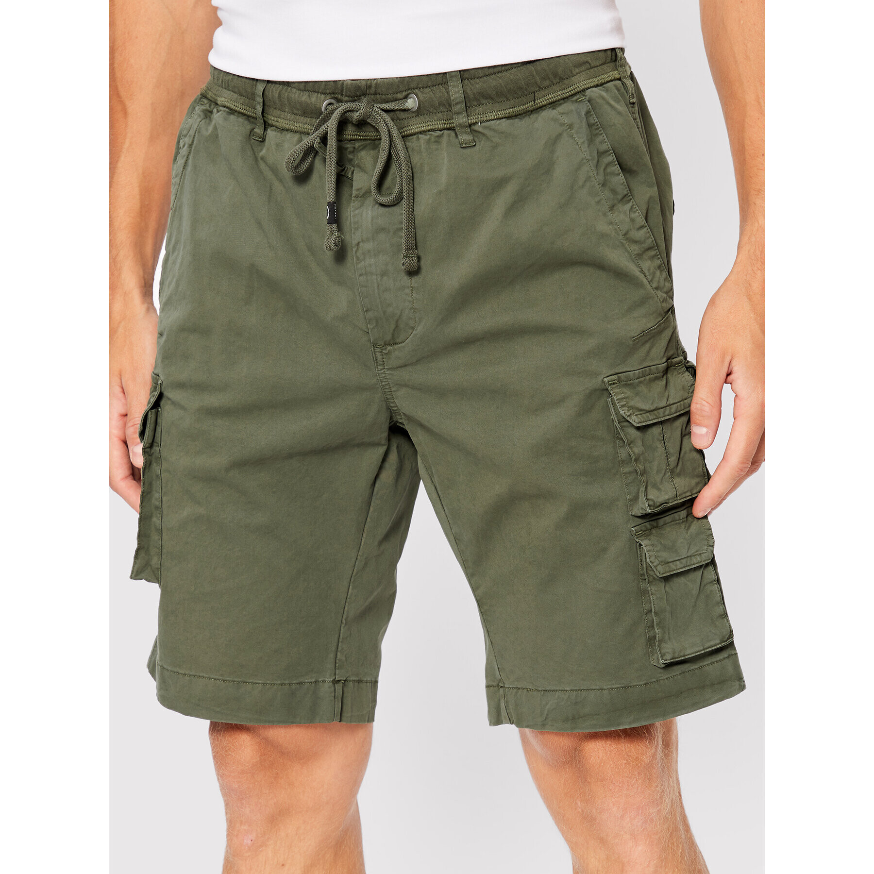 Replay Шорти от плат M9835.000.84073G Зелен Regular Fit - Pepit.bg