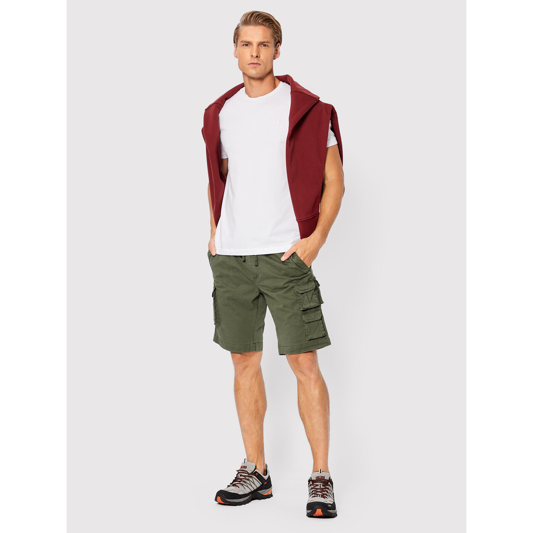 Replay Шорти от плат M9835.000.84073G Зелен Regular Fit - Pepit.bg