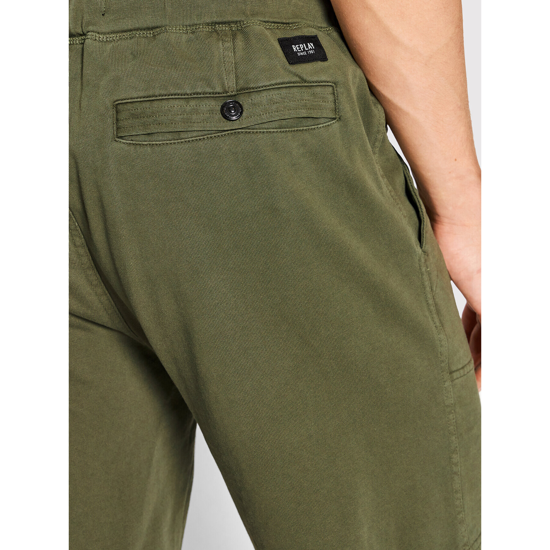 Replay Шорти от плат M9844.000.23102G Зелен Regular Fit - Pepit.bg