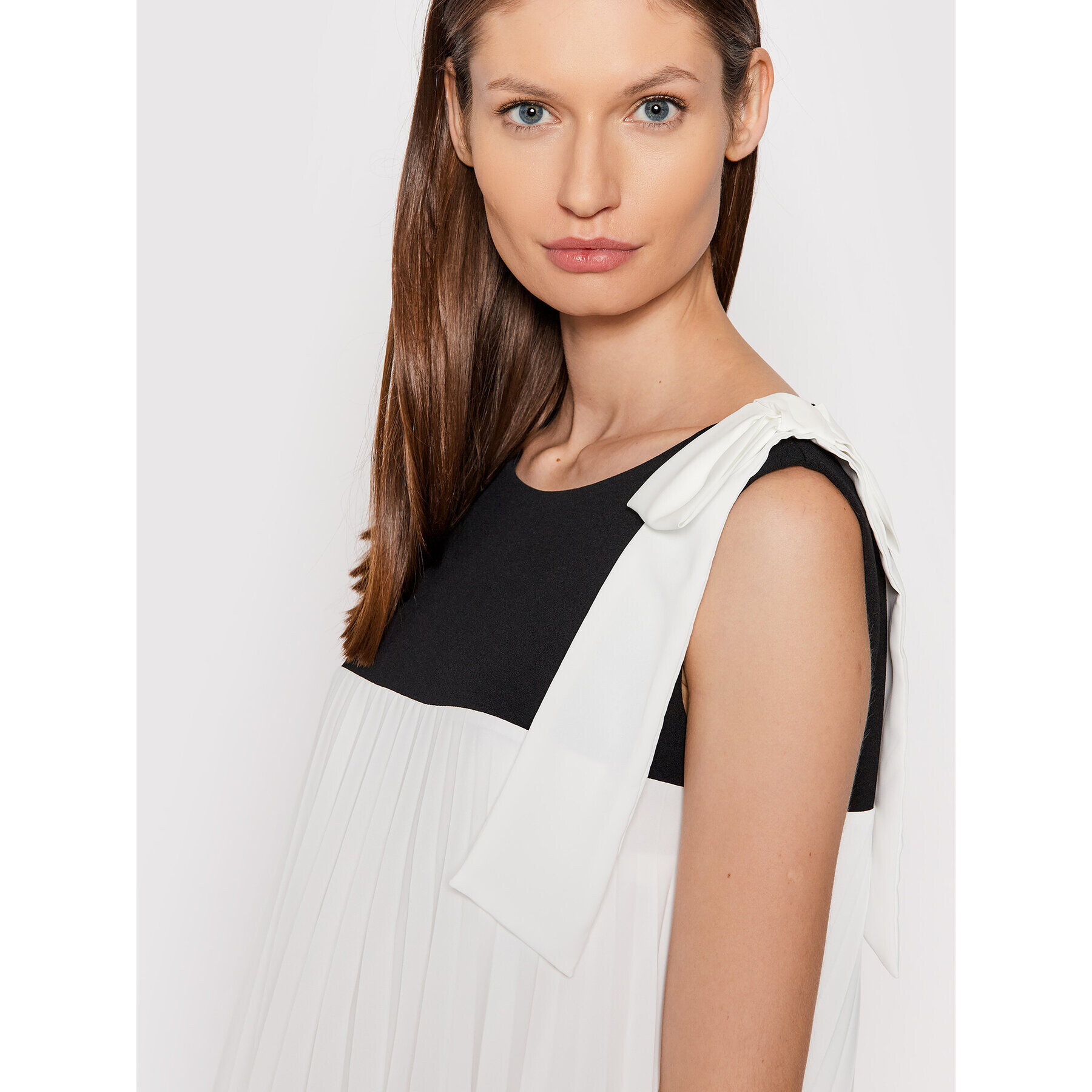Rinascimento Коктейлна рокля CFC0105068003 Бял Regular Fit - Pepit.bg