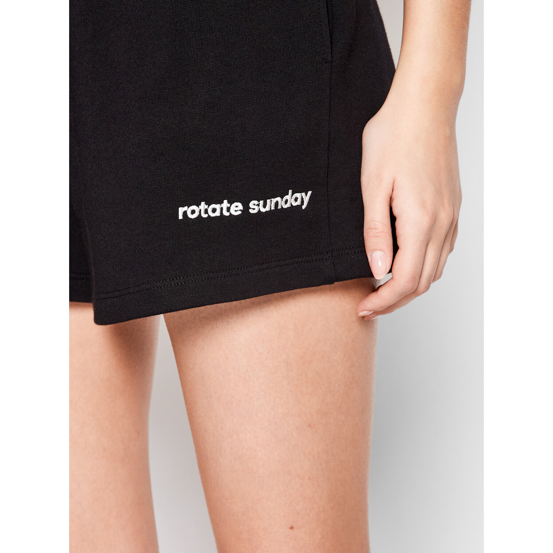 ROTATE Спортни шорти Roda RT1456 Черен Loose Fit - Pepit.bg