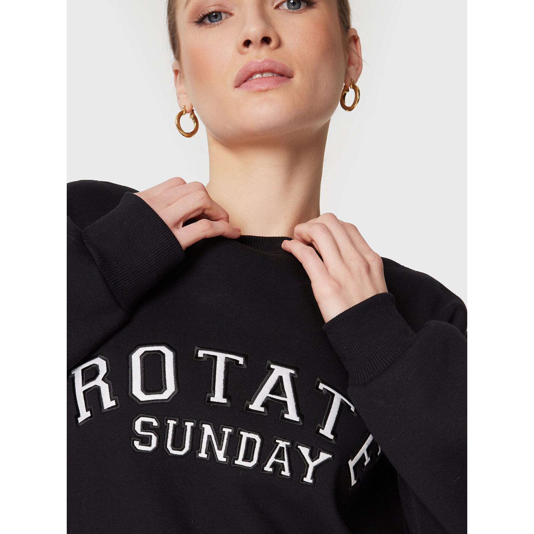 ROTATE Суитшърт Iris Crewneck RT2032 Черен Oversize - Pepit.bg