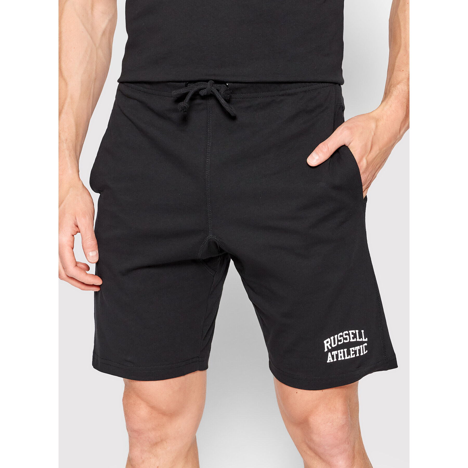 Russell Athletic Спортни шорти Iconic E26011 Черен Regular Fit - Pepit.bg