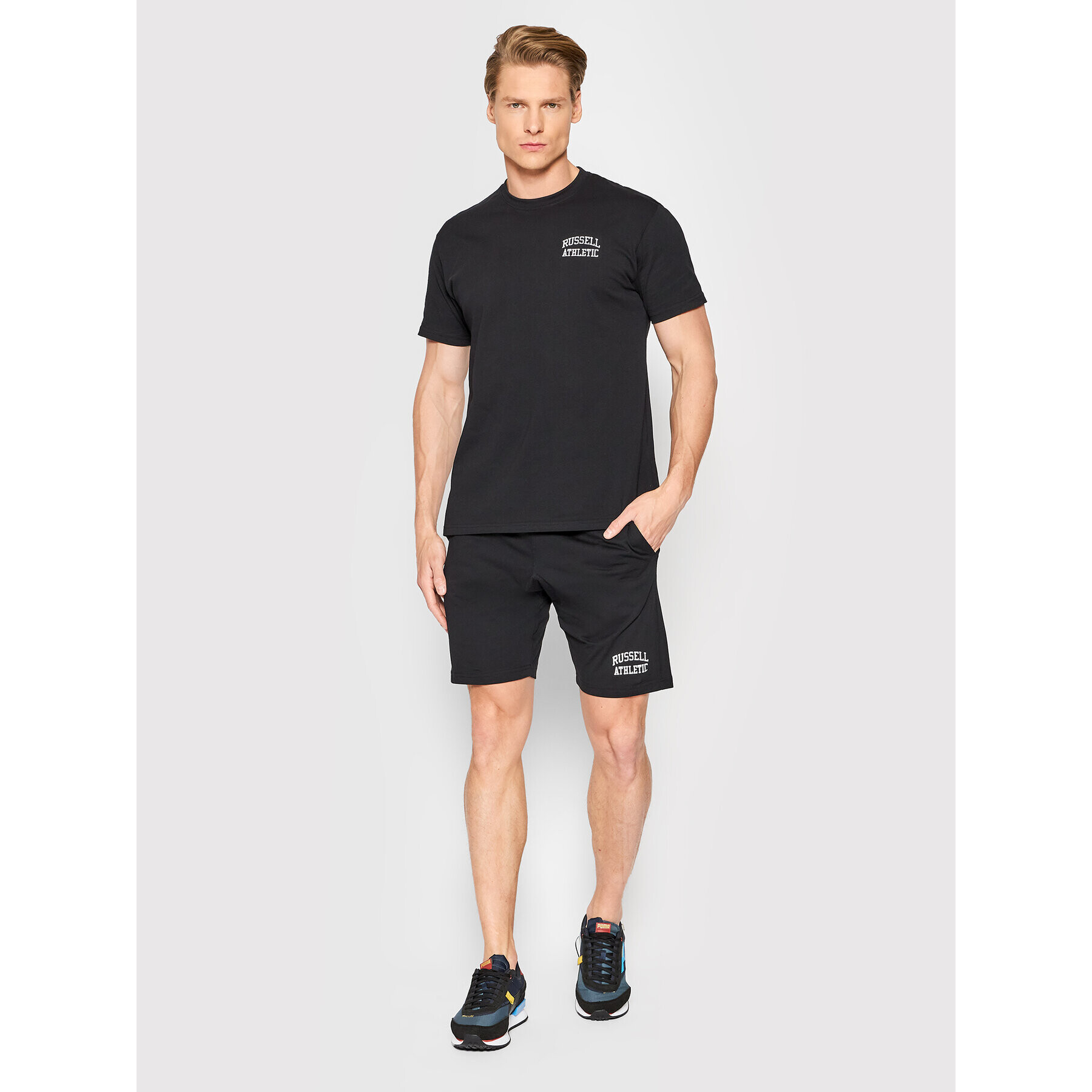 Russell Athletic Спортни шорти Iconic E26011 Черен Regular Fit - Pepit.bg