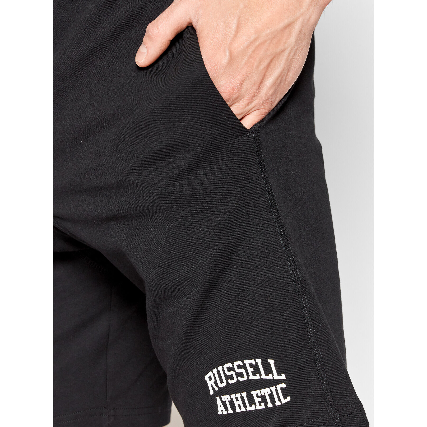 Russell Athletic Спортни шорти Iconic E26011 Черен Regular Fit - Pepit.bg