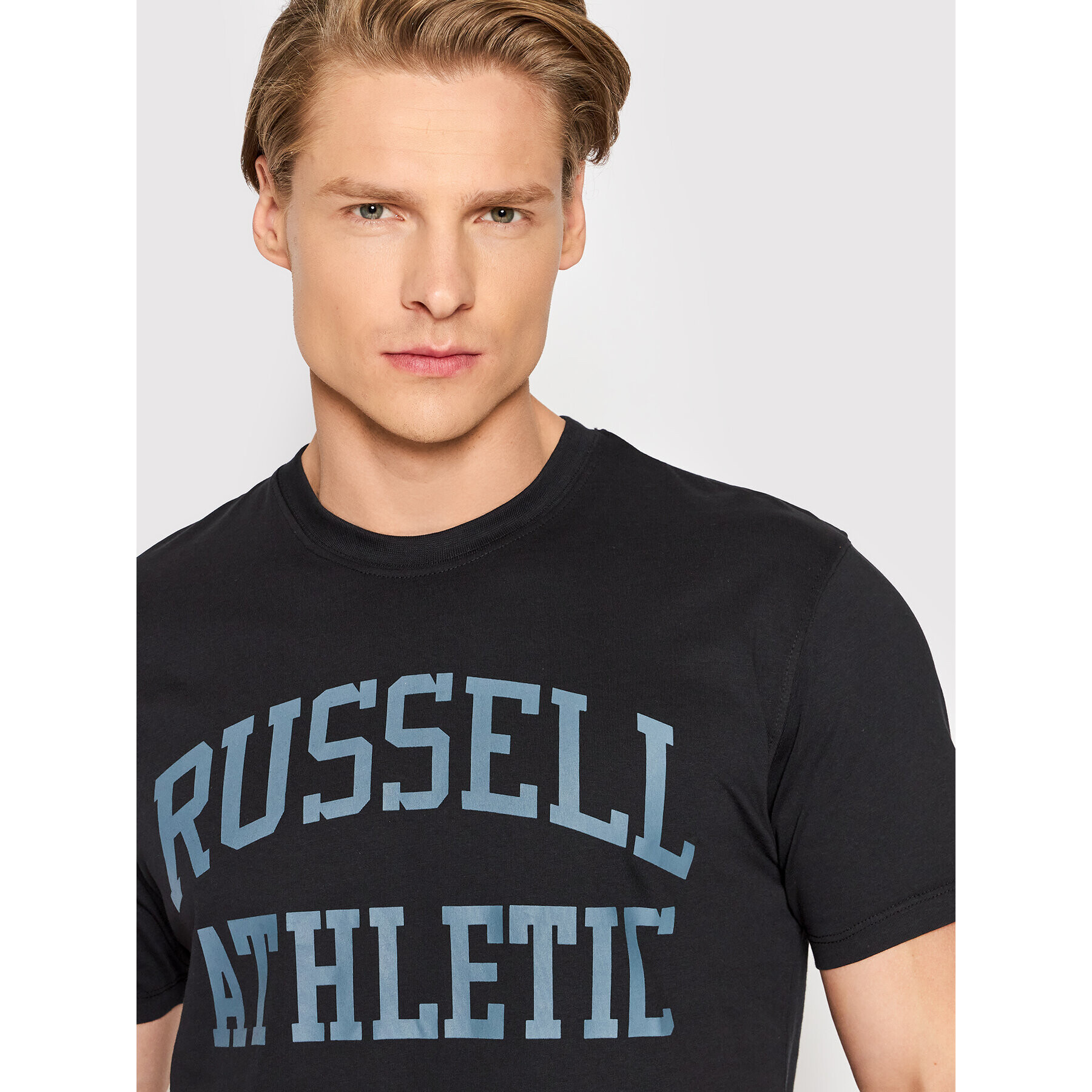 Russell Athletic Тишърт Iconic E26001 Черен Relaxed Fit - Pepit.bg