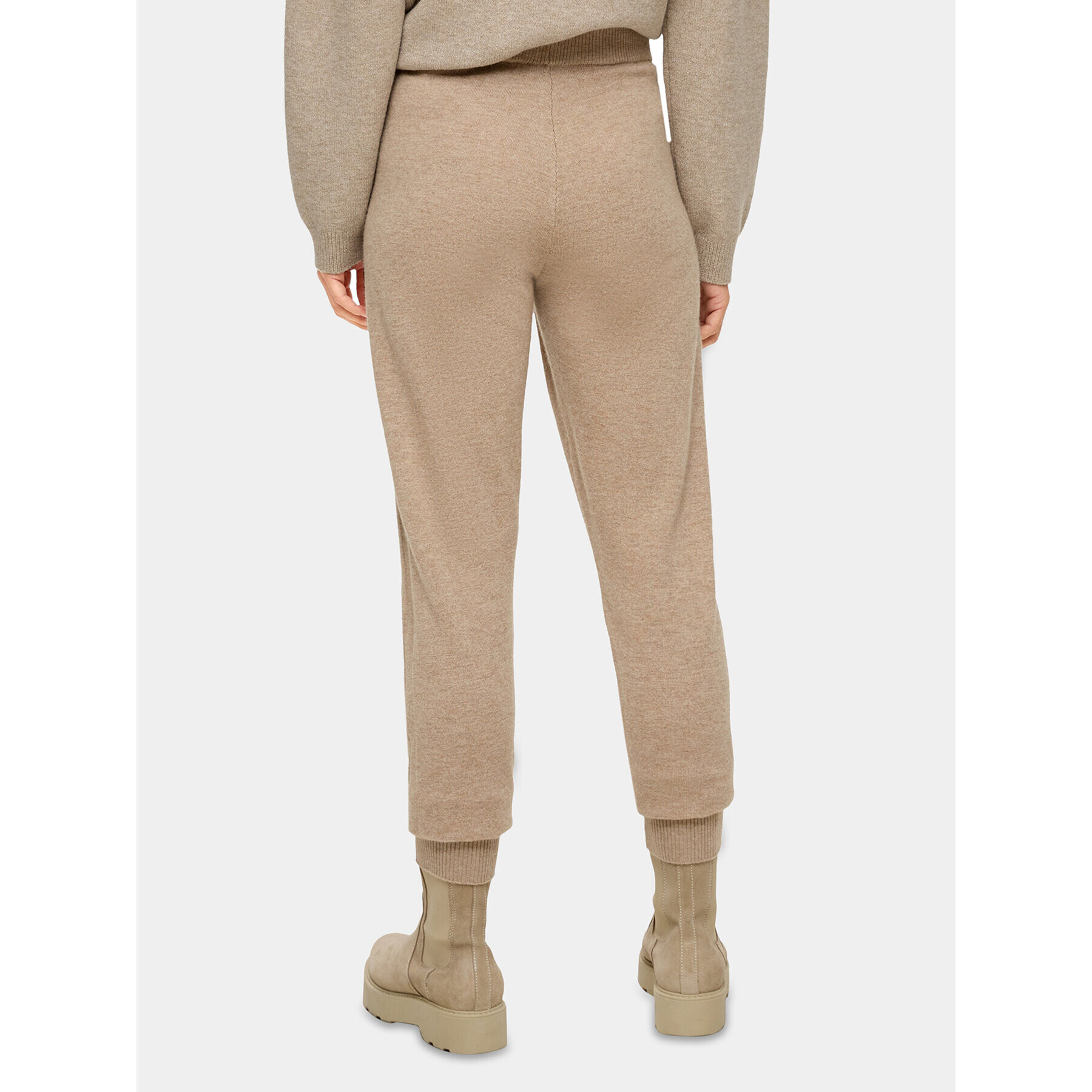 s.Oliver Долнище анцуг 2135284 Бежов Regular Fit - Pepit.bg
