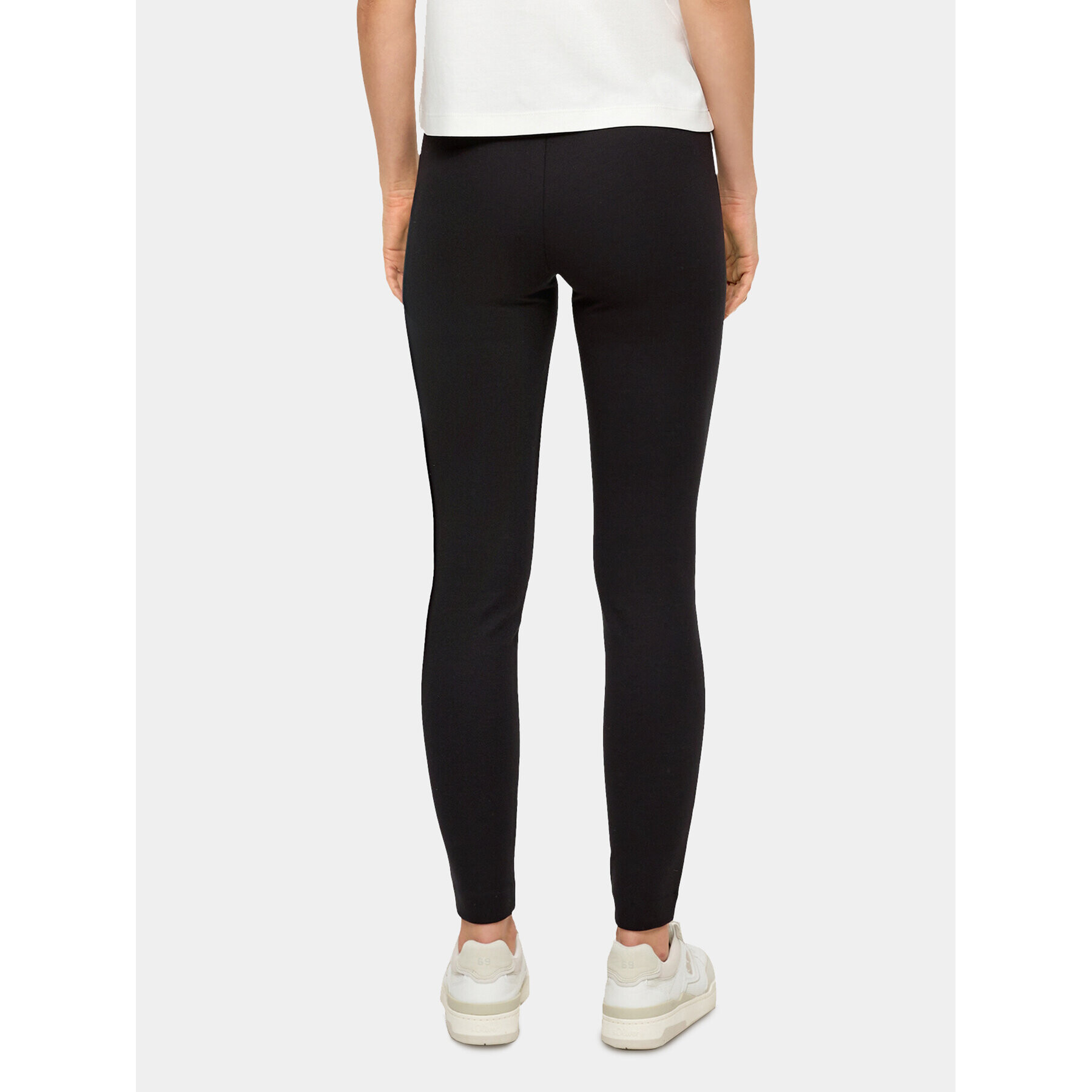 s.Oliver Клин 2133476 Черен Extra Slim Fit - Pepit.bg