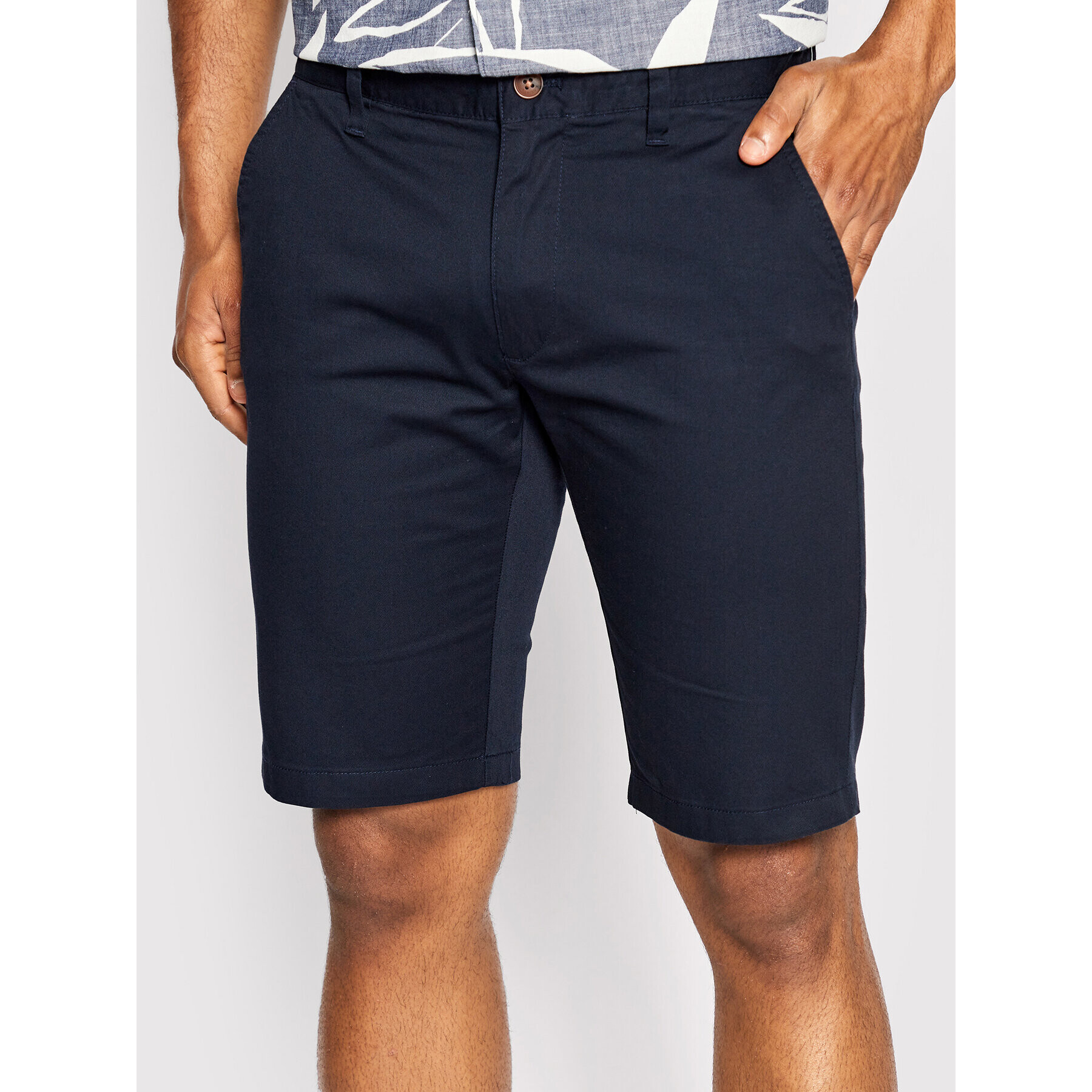 s.Oliver Шорти от плат 2113872 Тъмносин Regular Fit - Pepit.bg