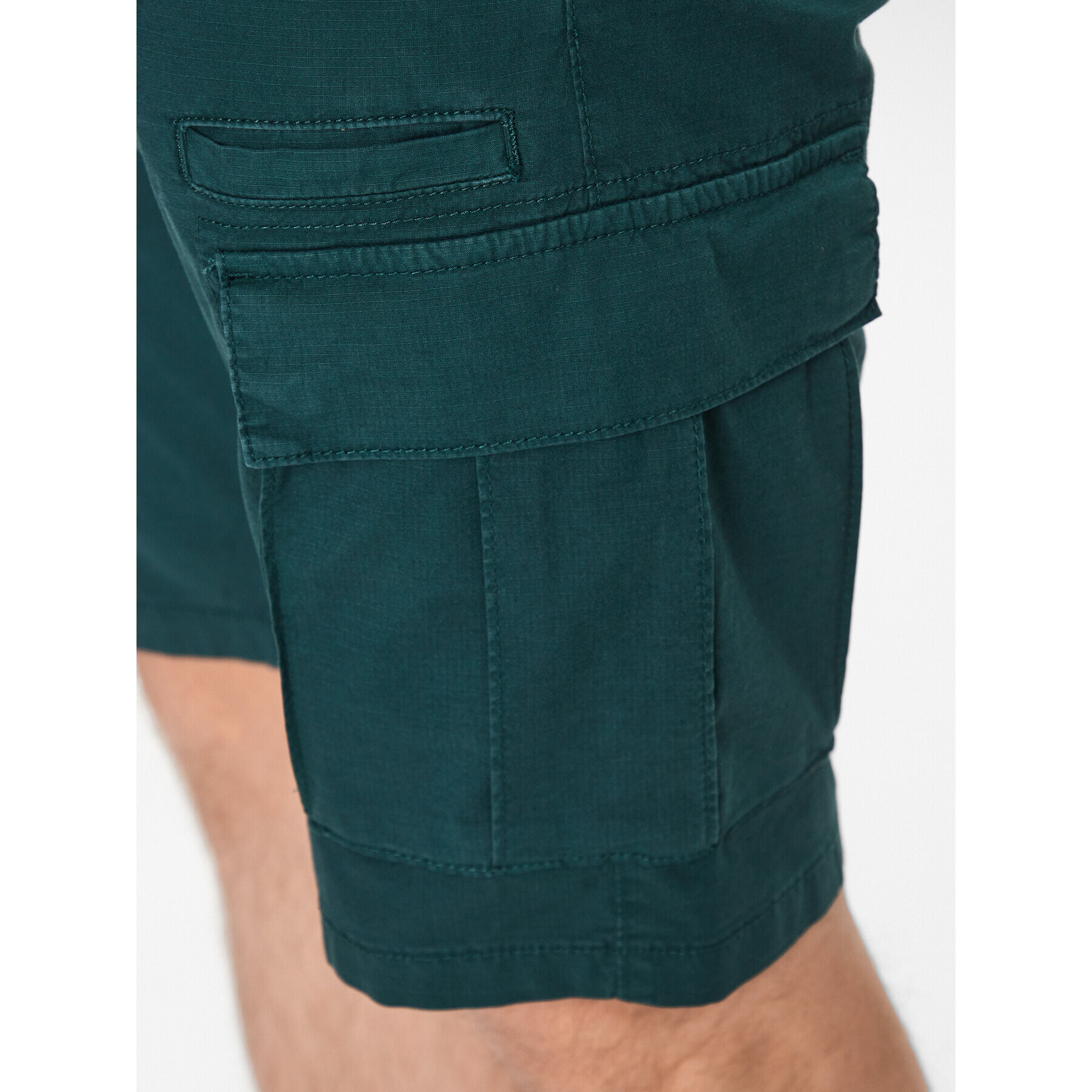 s.Oliver Шорти от плат 2128986 Зелен Relaxed Fit - Pepit.bg