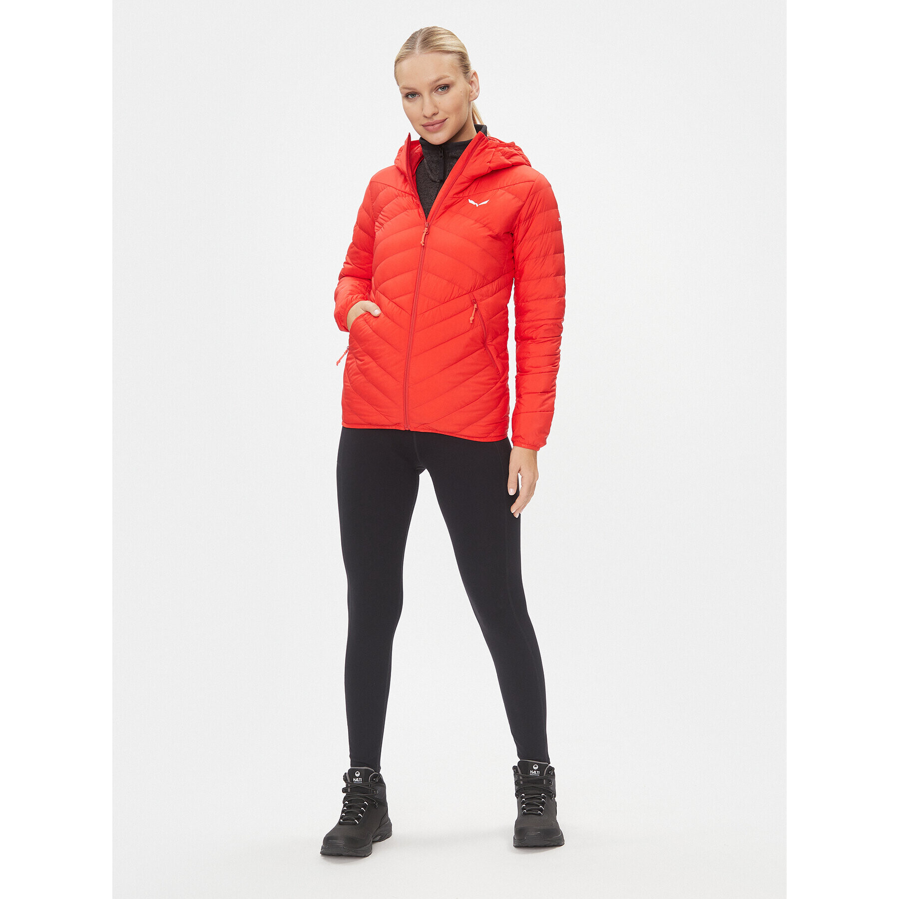 Salewa Пухено яке Brenta 27884 Червен Regular Fit - Pepit.bg