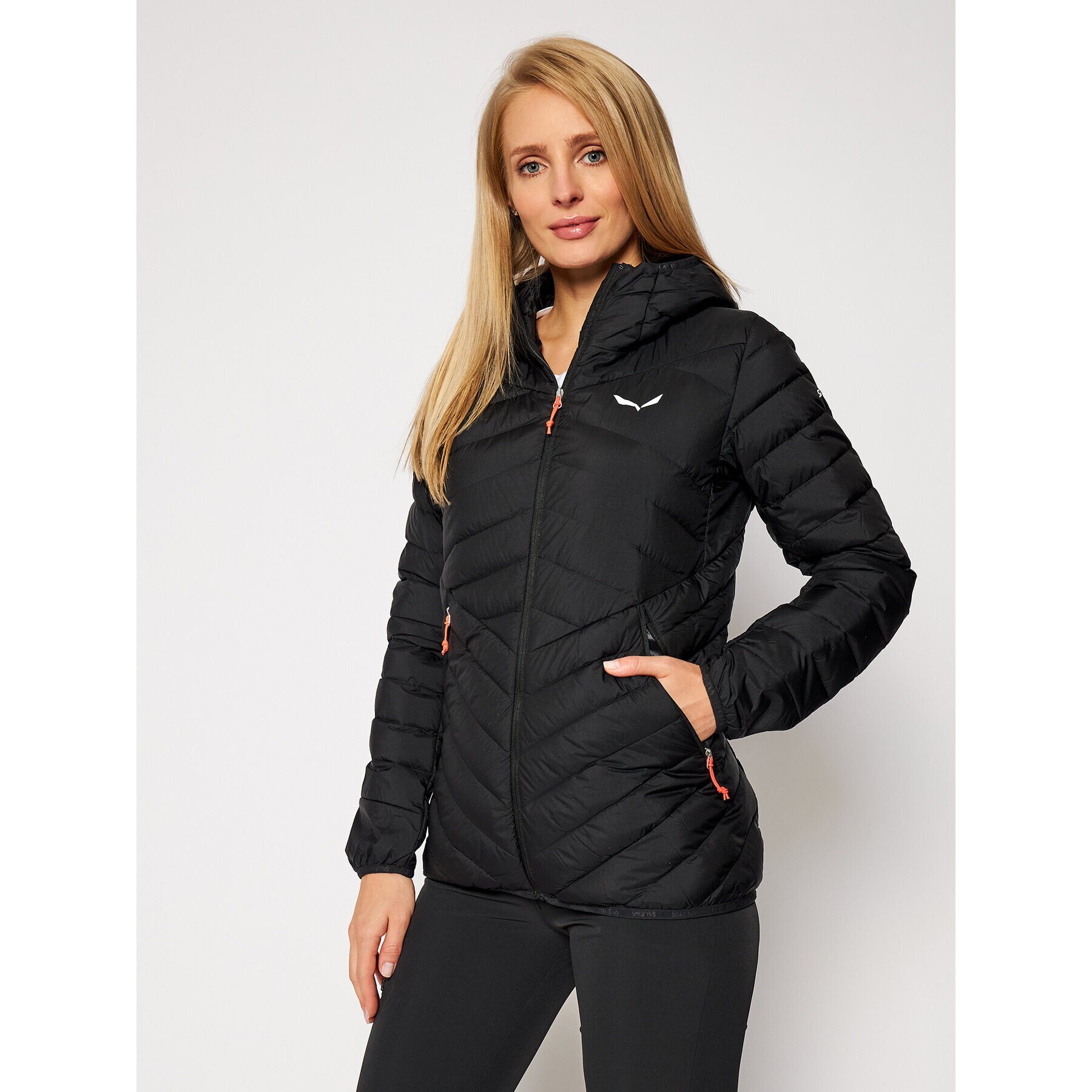 Salewa Пухено яке W Brenda 27884 Черен Regular Fit - Pepit.bg