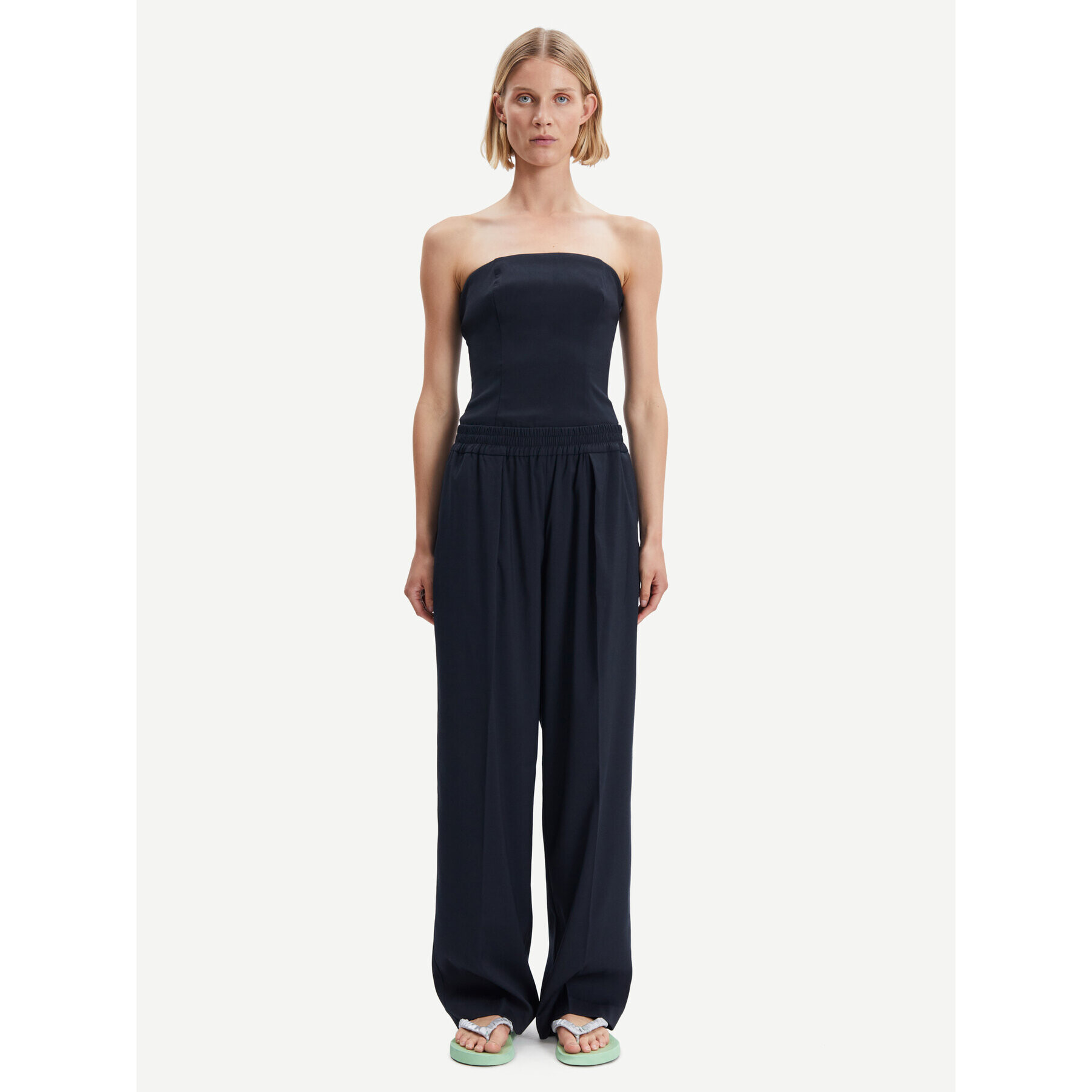 Samsøe Samsøe Текстилни панталони Julia F23100048 Черен Regular Fit - Pepit.bg