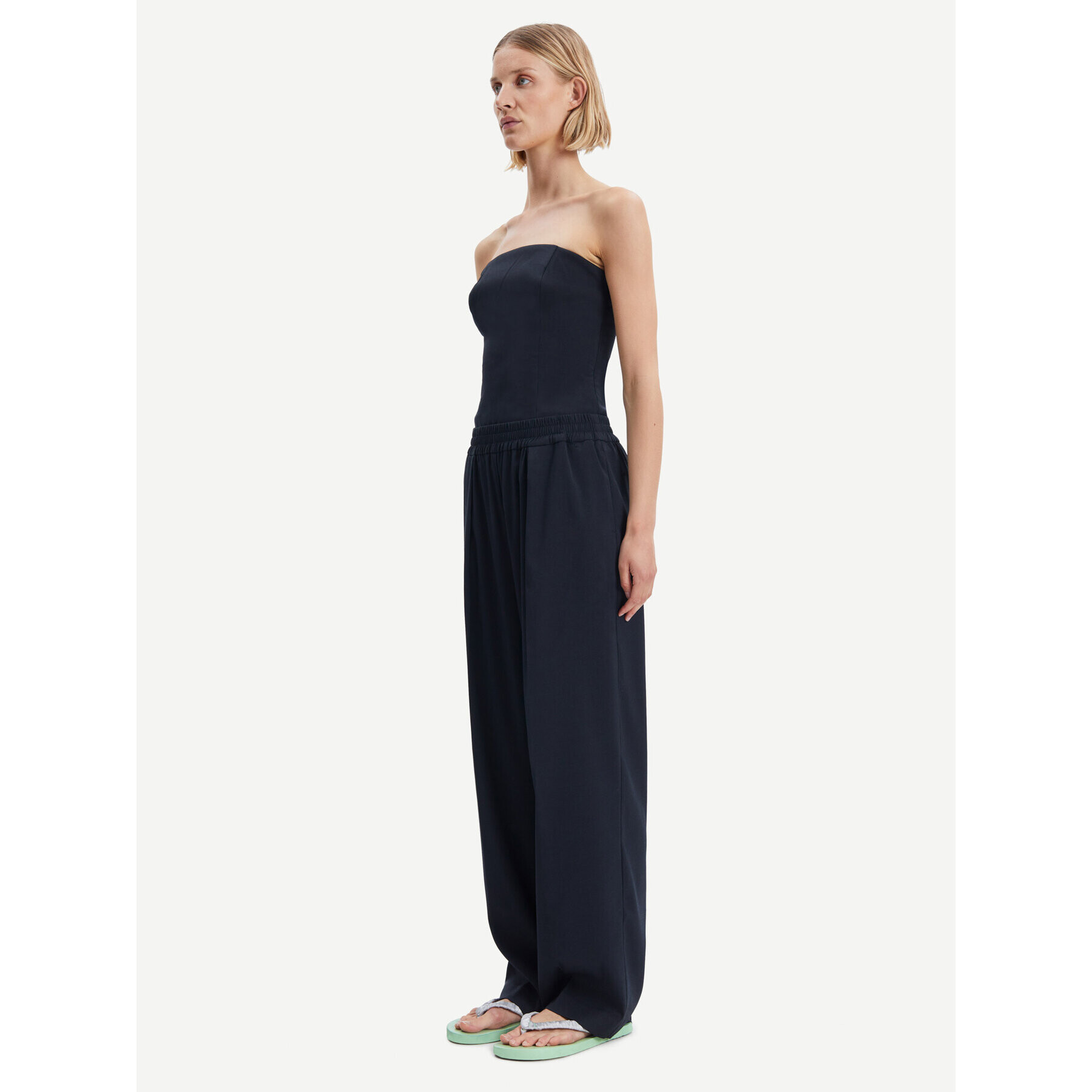 Samsøe Samsøe Текстилни панталони Julia F23100048 Черен Regular Fit - Pepit.bg