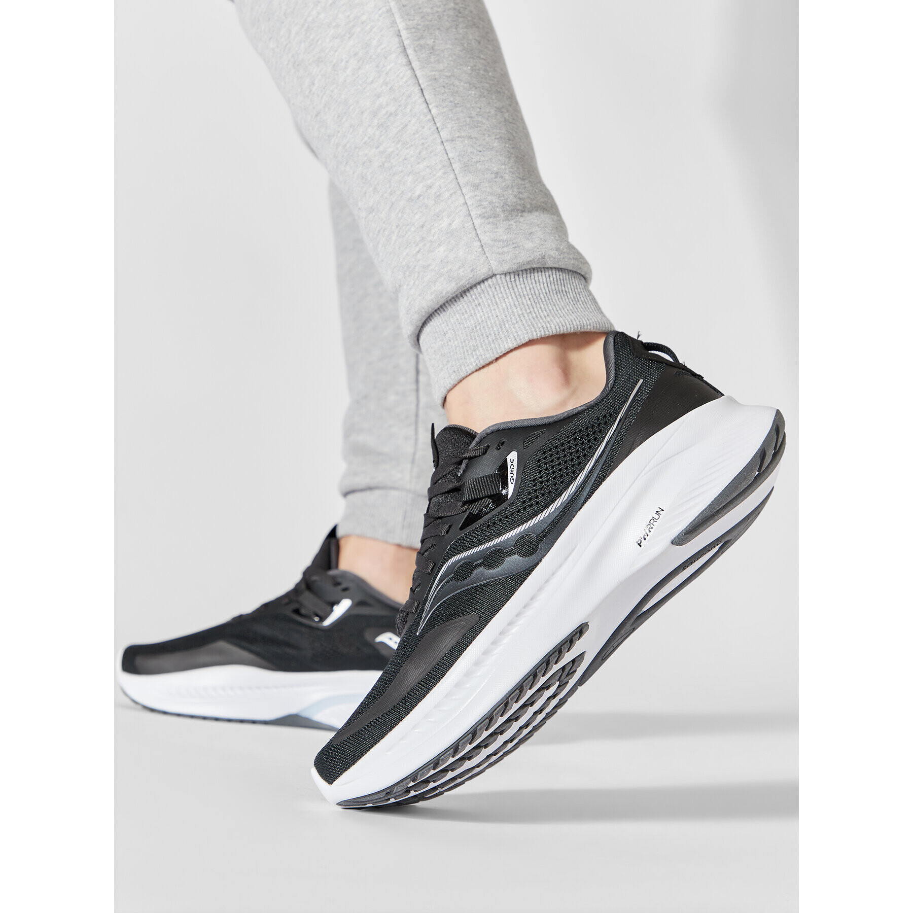 Saucony Обувки Guide 15 S20684-05 Черен - Pepit.bg