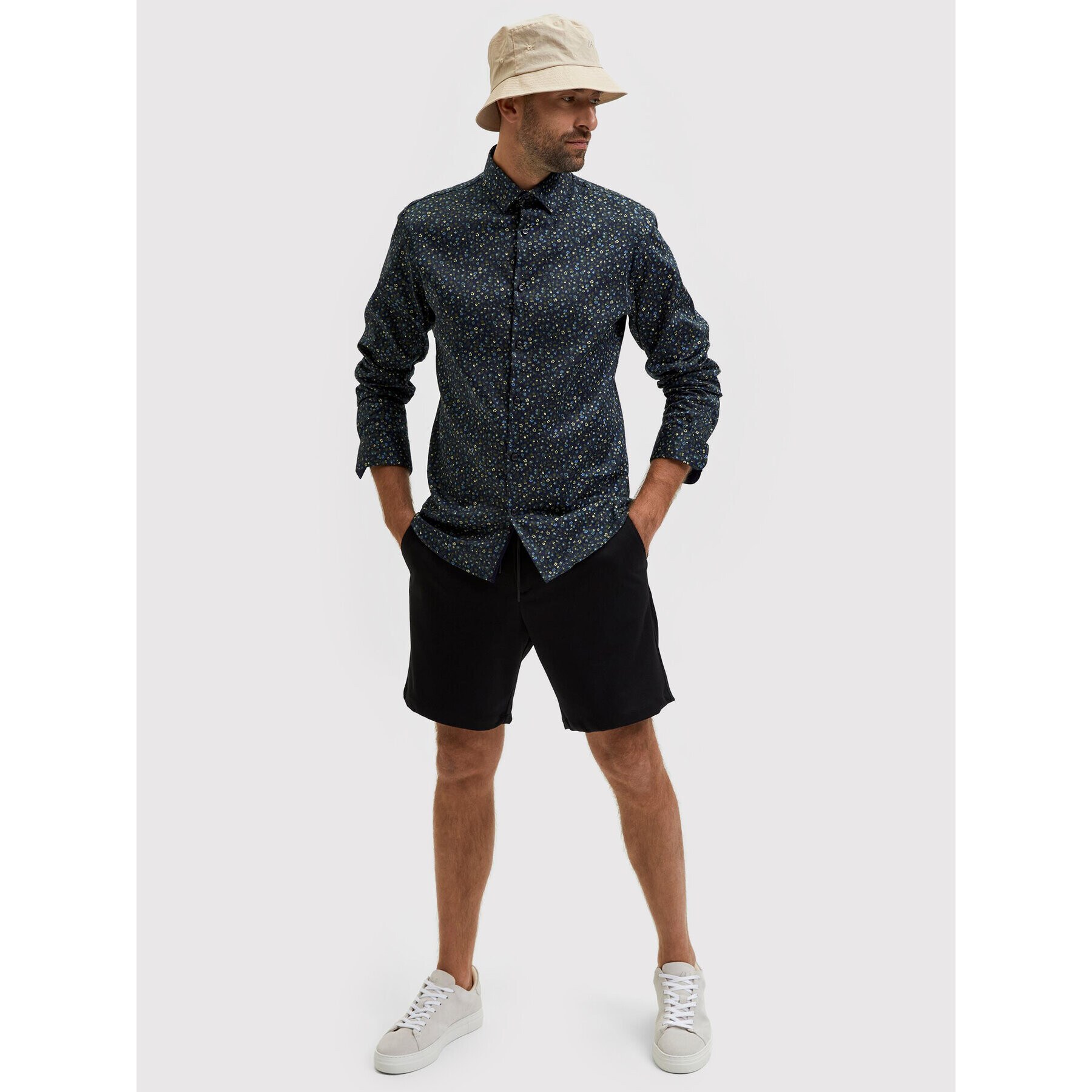 Selected Homme Шорти от плат Jake 16082873 Черен Relaxed Fit - Pepit.bg