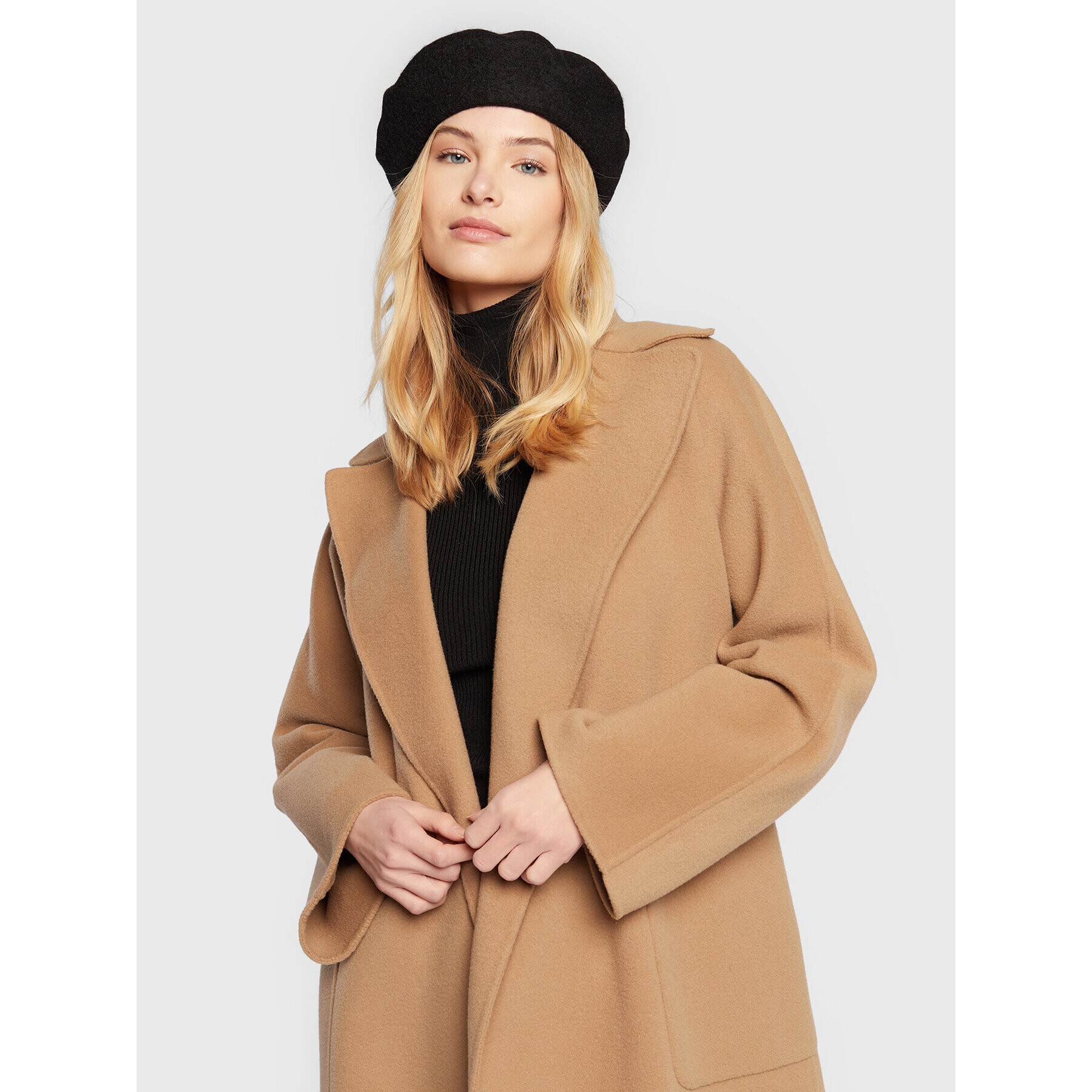 Sisley Барета 6GCVW41A4 Черен - Pepit.bg