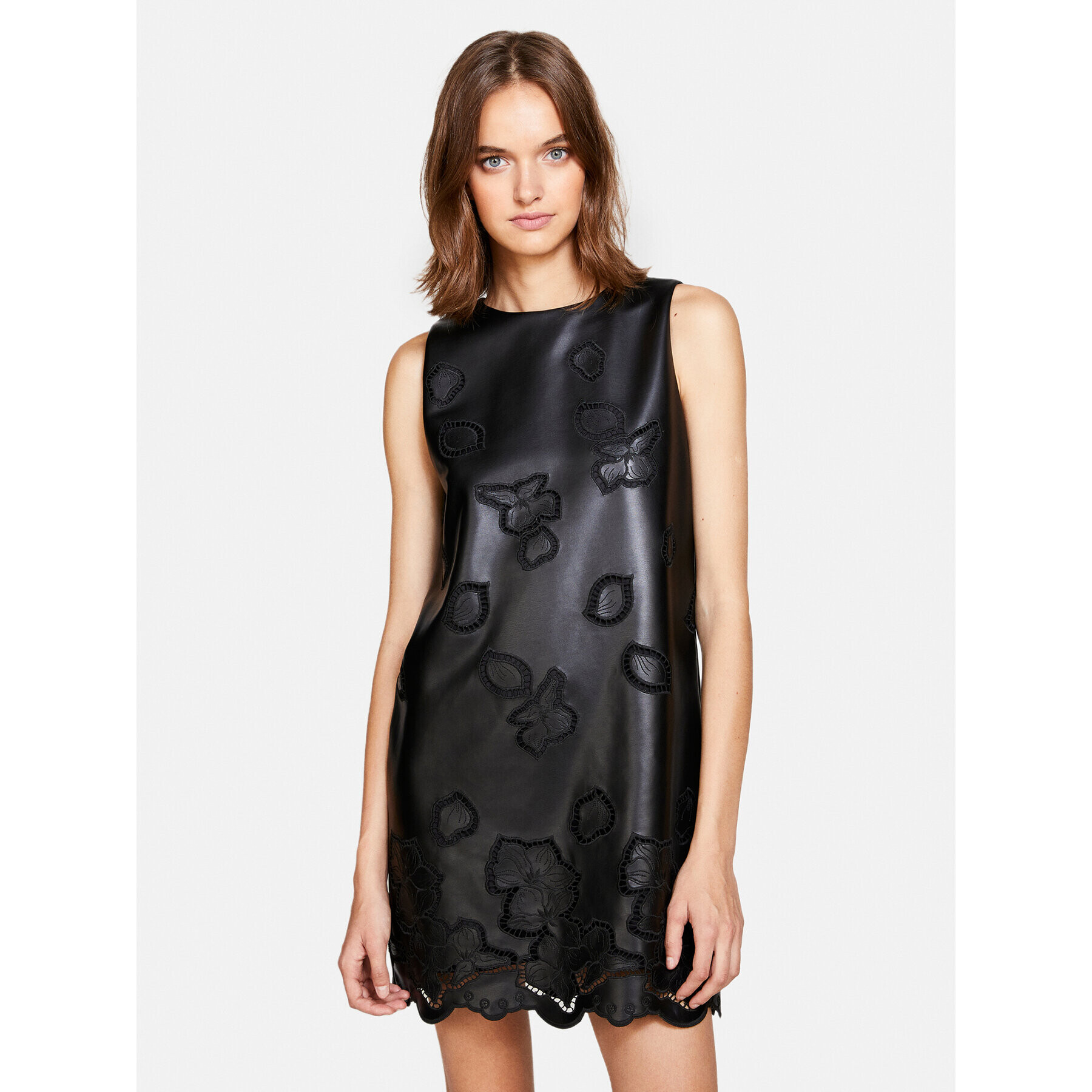 Sisley Ежедневна рокля 40R7LV04M Черен Regular Fit - Pepit.bg