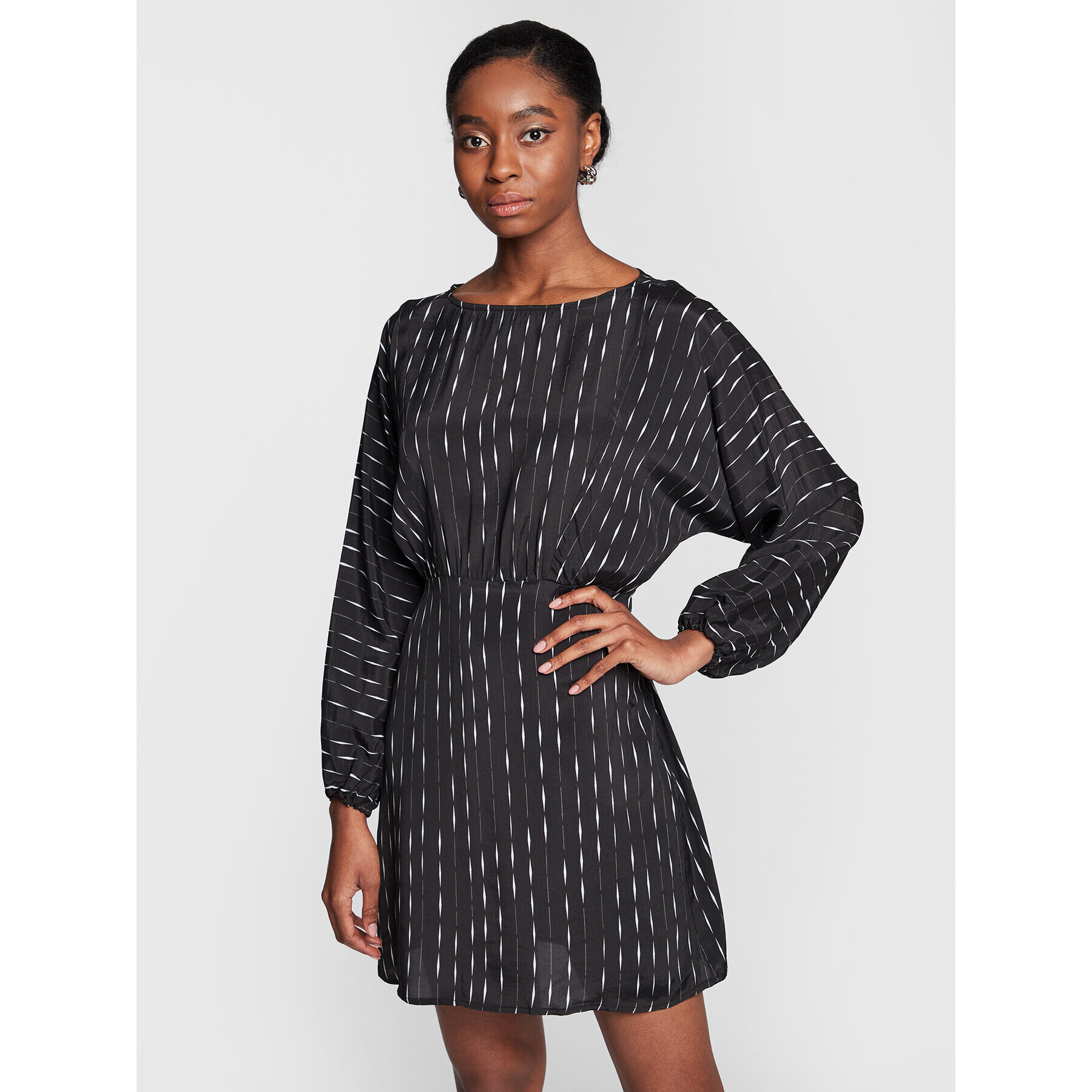 Sisley Ежедневна рокля 4LRELV02J Черен Regular Fit - Pepit.bg