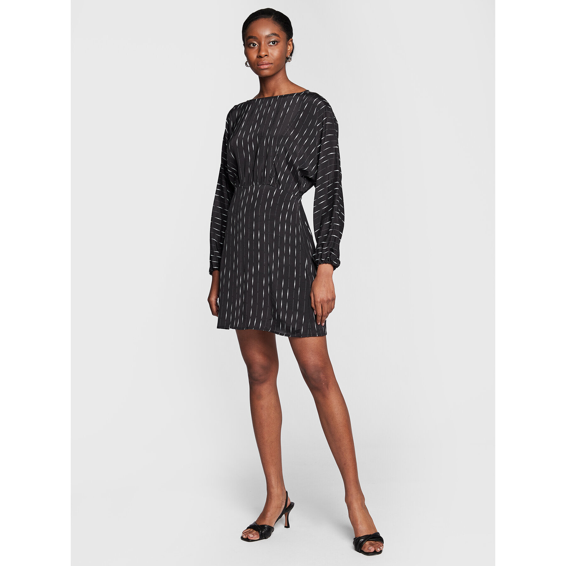 Sisley Ежедневна рокля 4LRELV02J Черен Regular Fit - Pepit.bg