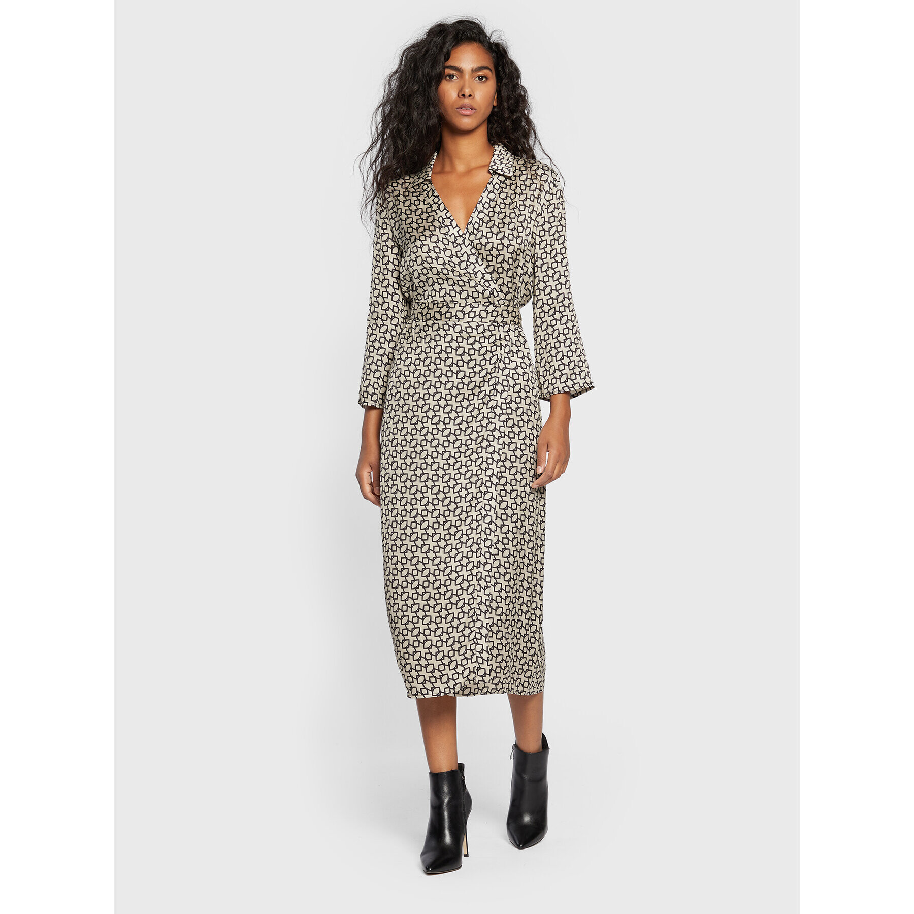 Sisley Коктейлна рокля 4RNPLV01Y Бежов Regular Fit - Pepit.bg