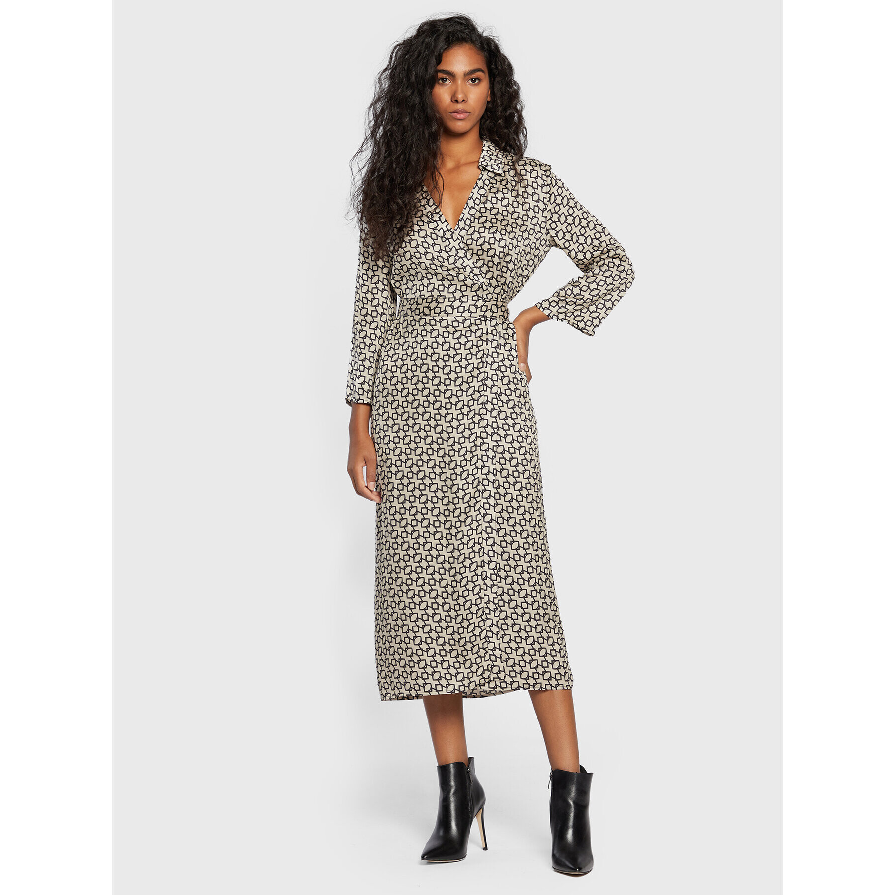 Sisley Коктейлна рокля 4RNPLV01Y Бежов Regular Fit - Pepit.bg