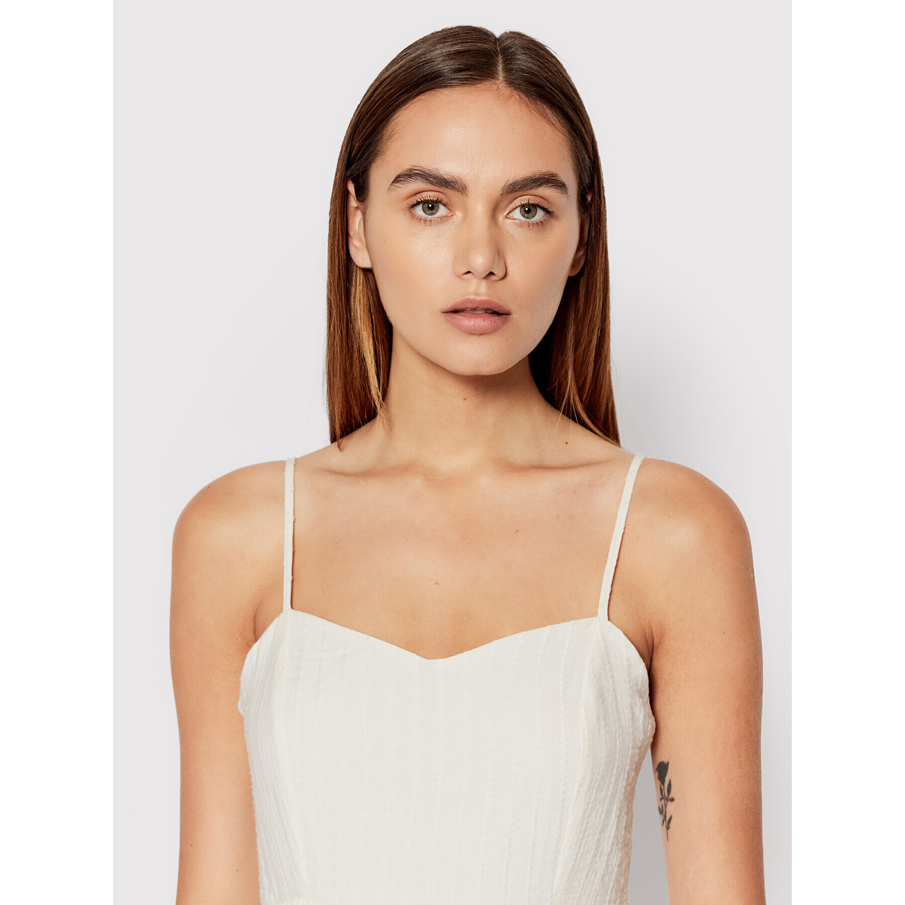 Sisley Лятна рокля 4XYWLV012 Бял Regular Fit - Pepit.bg