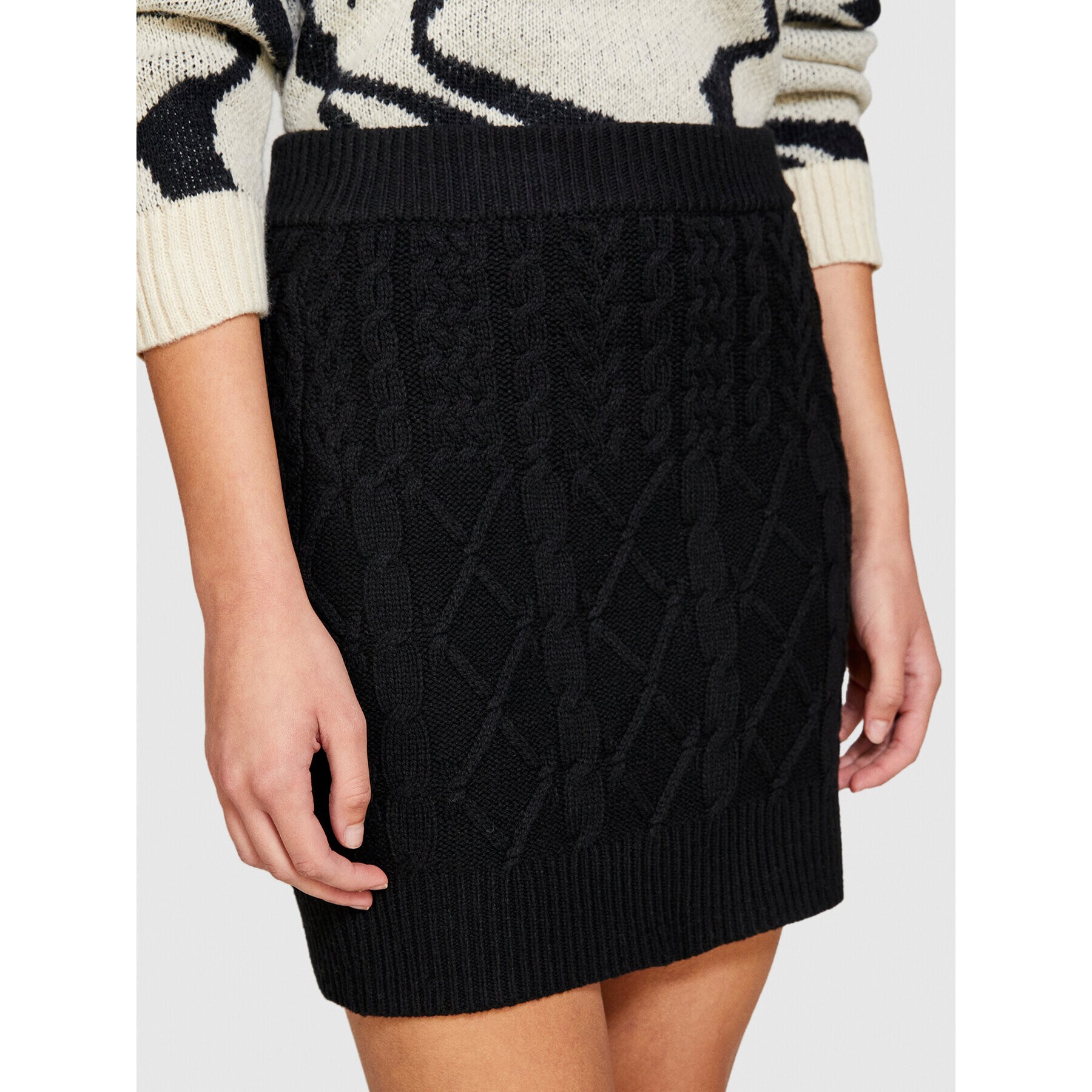 Sisley Мини пола 17L3M0008 Черен Slim Fit - Pepit.bg