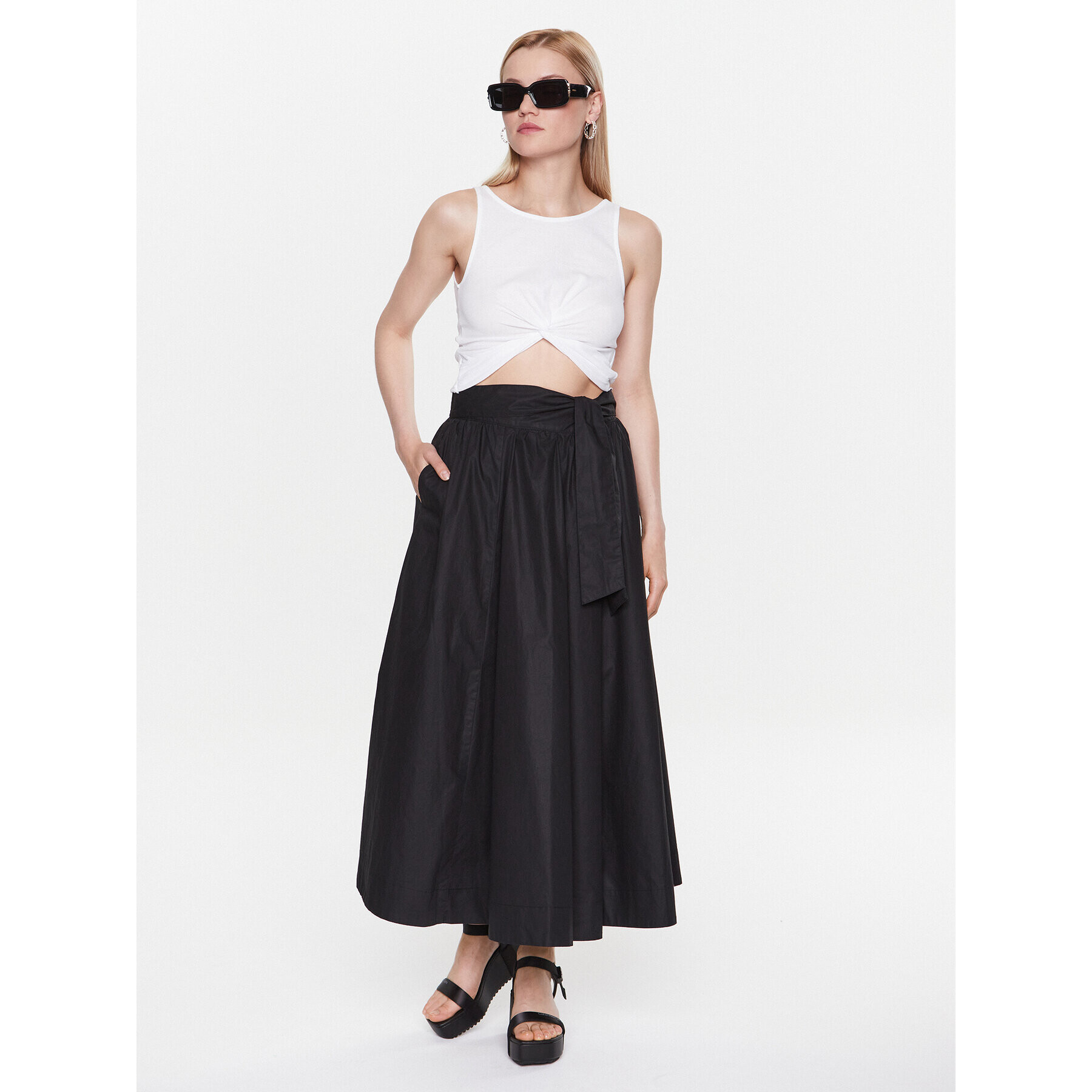 Sisley Пола 41M6L001D Черен Regular Fit - Pepit.bg