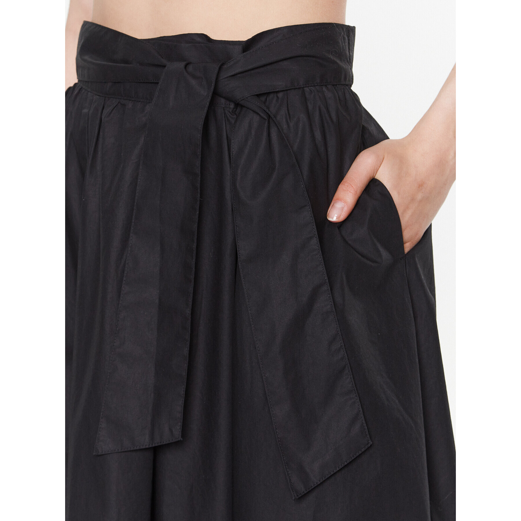 Sisley Пола 41M6L001D Черен Regular Fit - Pepit.bg