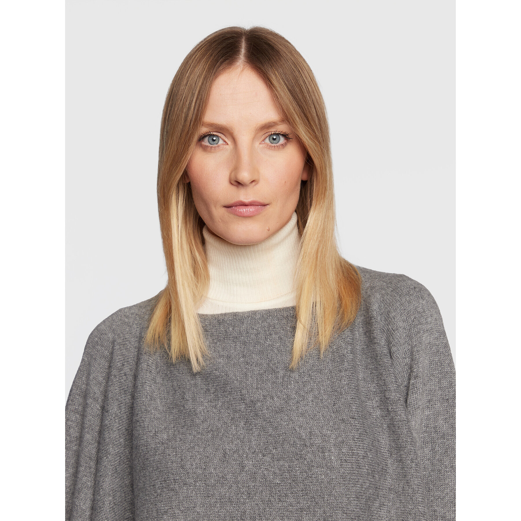 Sisley Пончо 122HMU003 Сив - Pepit.bg