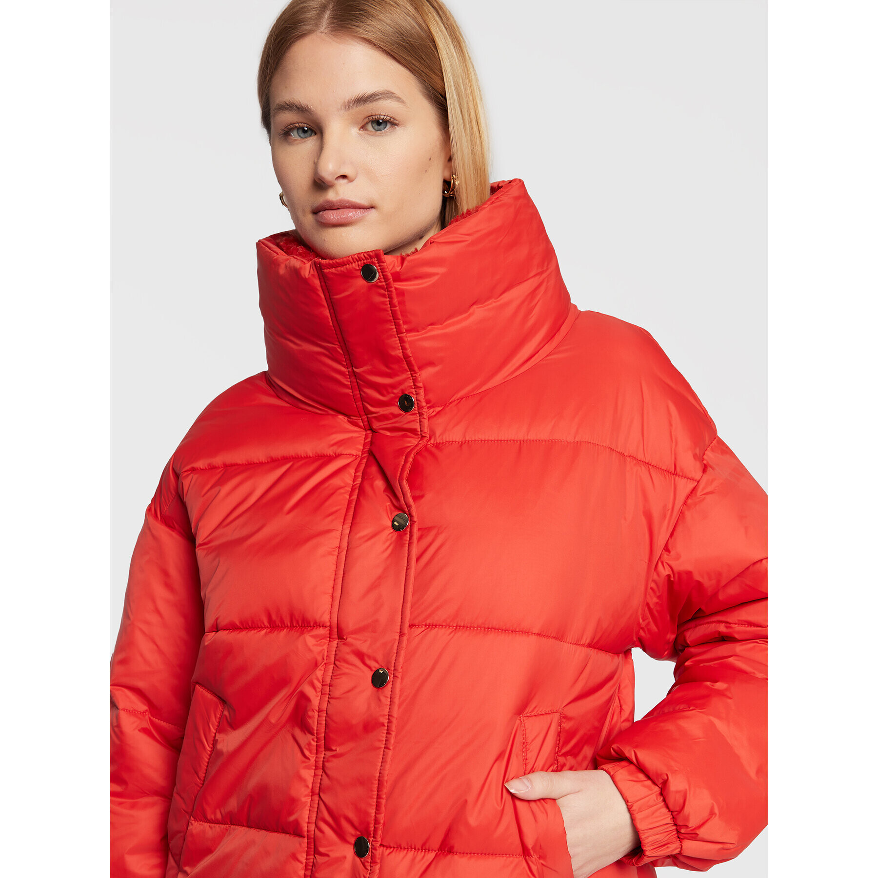 Sisley Пухено яке 2BA2LN01J Червен Oversize - Pepit.bg