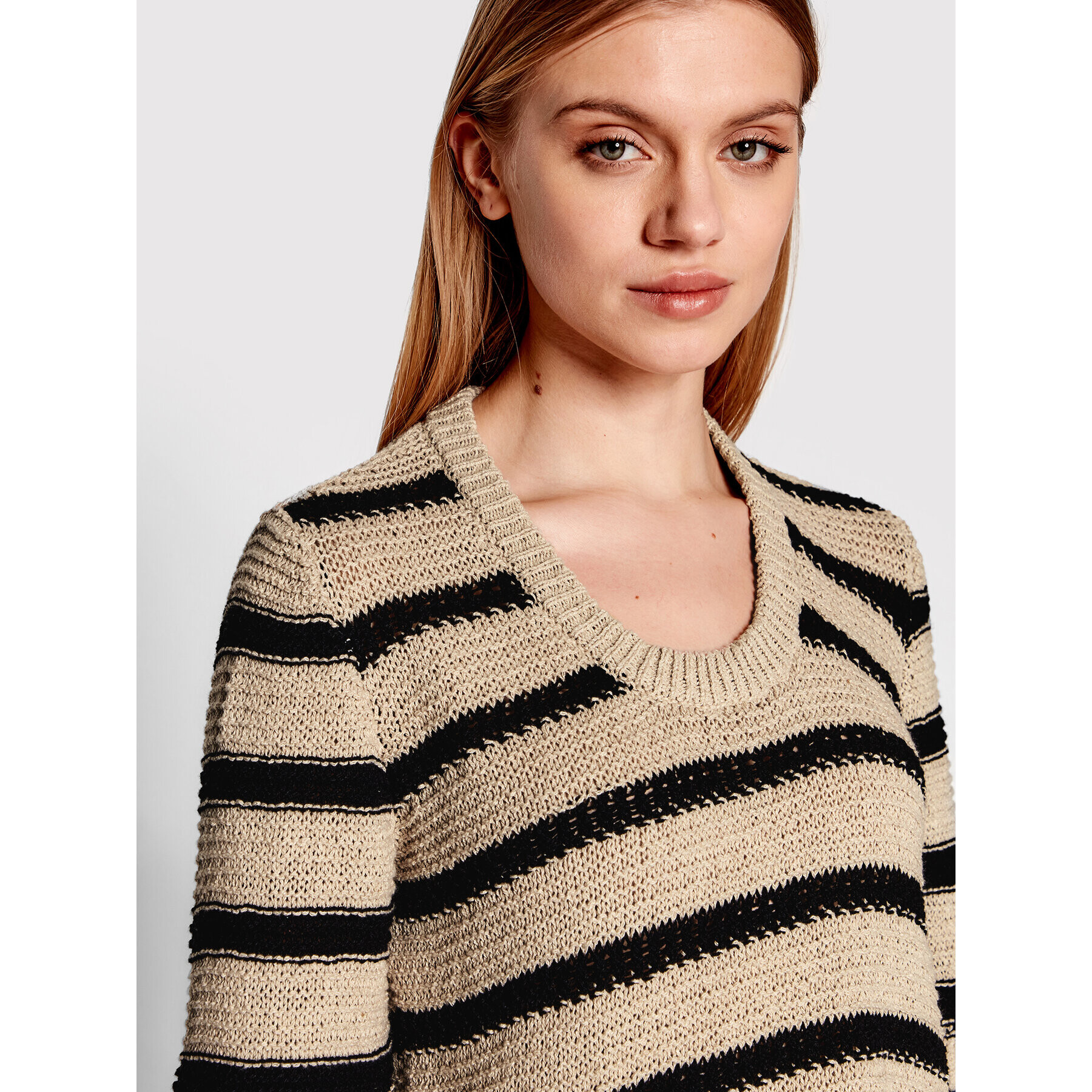 Sisley Пуловер 103AL100B Бежов Regular Fit - Pepit.bg