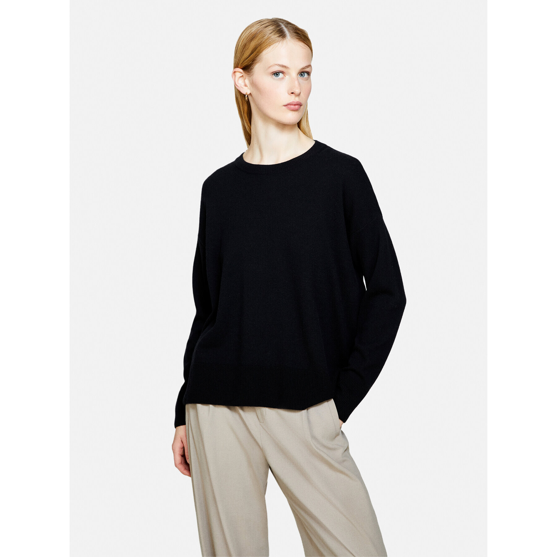 Sisley Пуловер 1044M103K Черен Boxy Fit - Pepit.bg