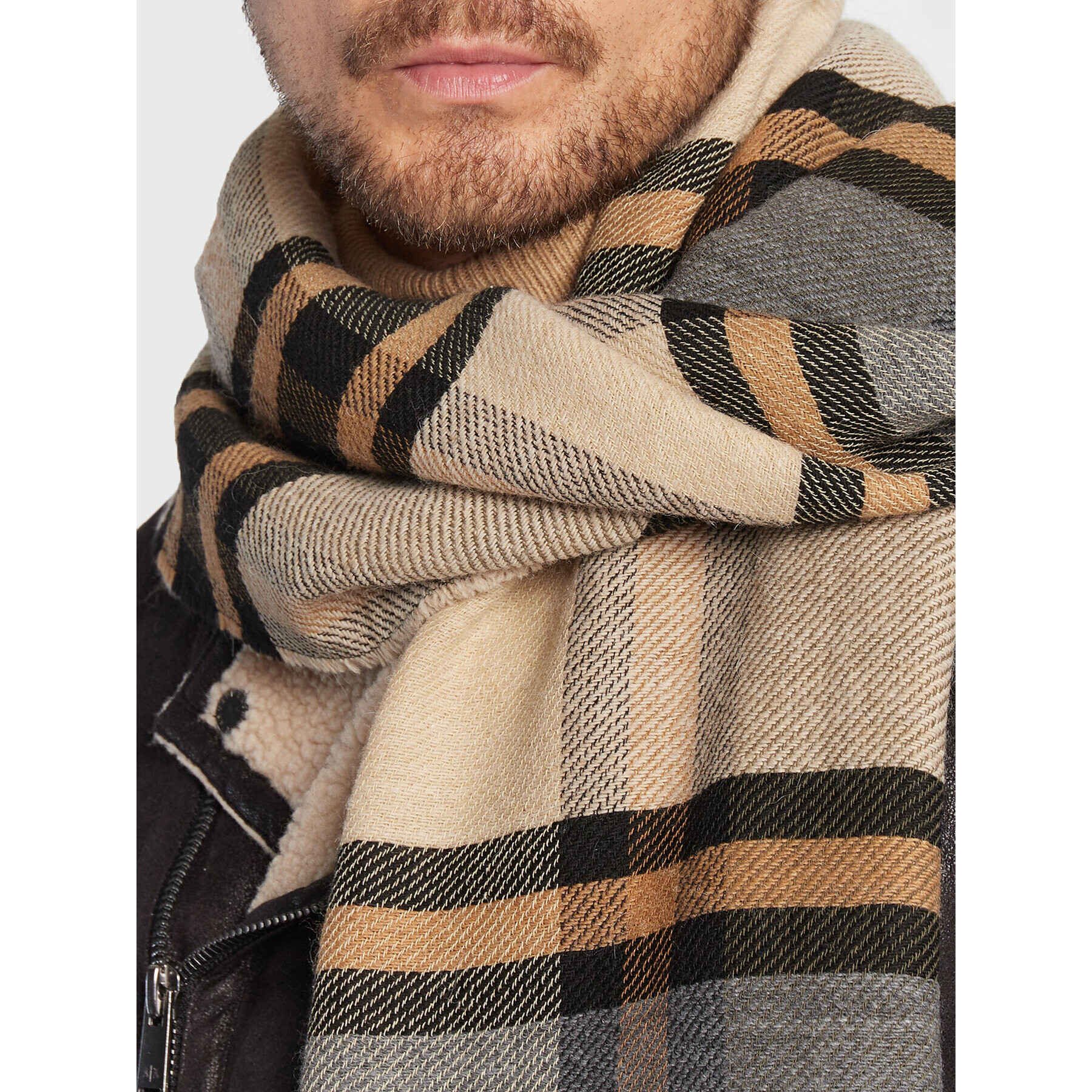 Sisley Шал 62TSSU009 Бежов - Pepit.bg