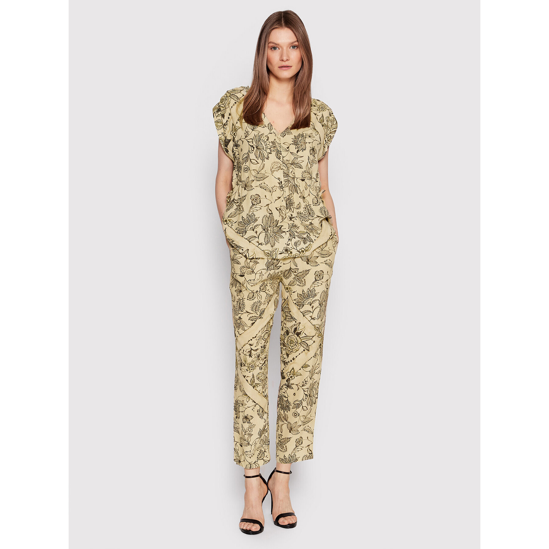Sisley Текстилни панталони 4PYXLF016 Бежов Regular Fit - Pepit.bg