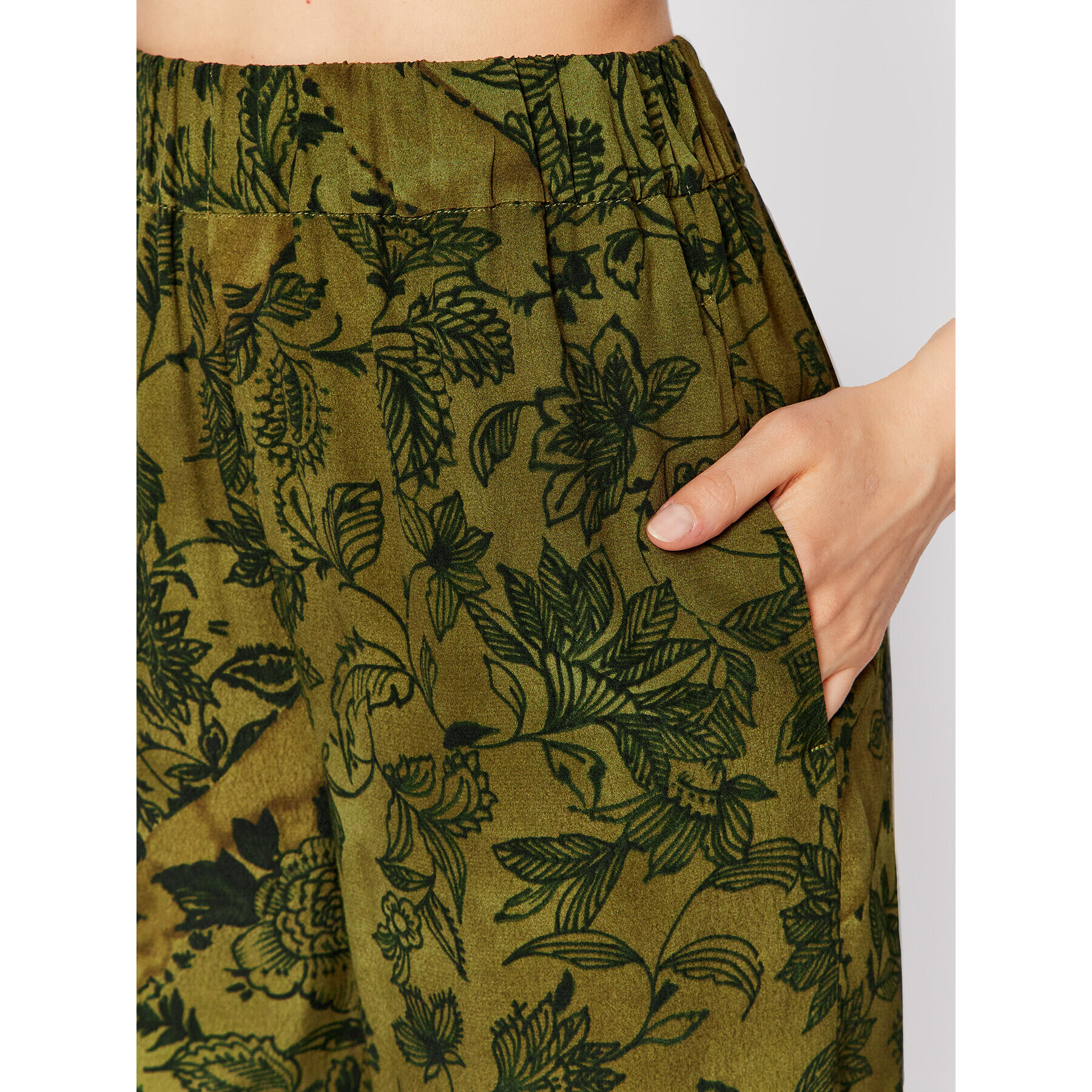 Sisley Текстилни панталони 4PYXLF016 Зелен Regular Fit - Pepit.bg