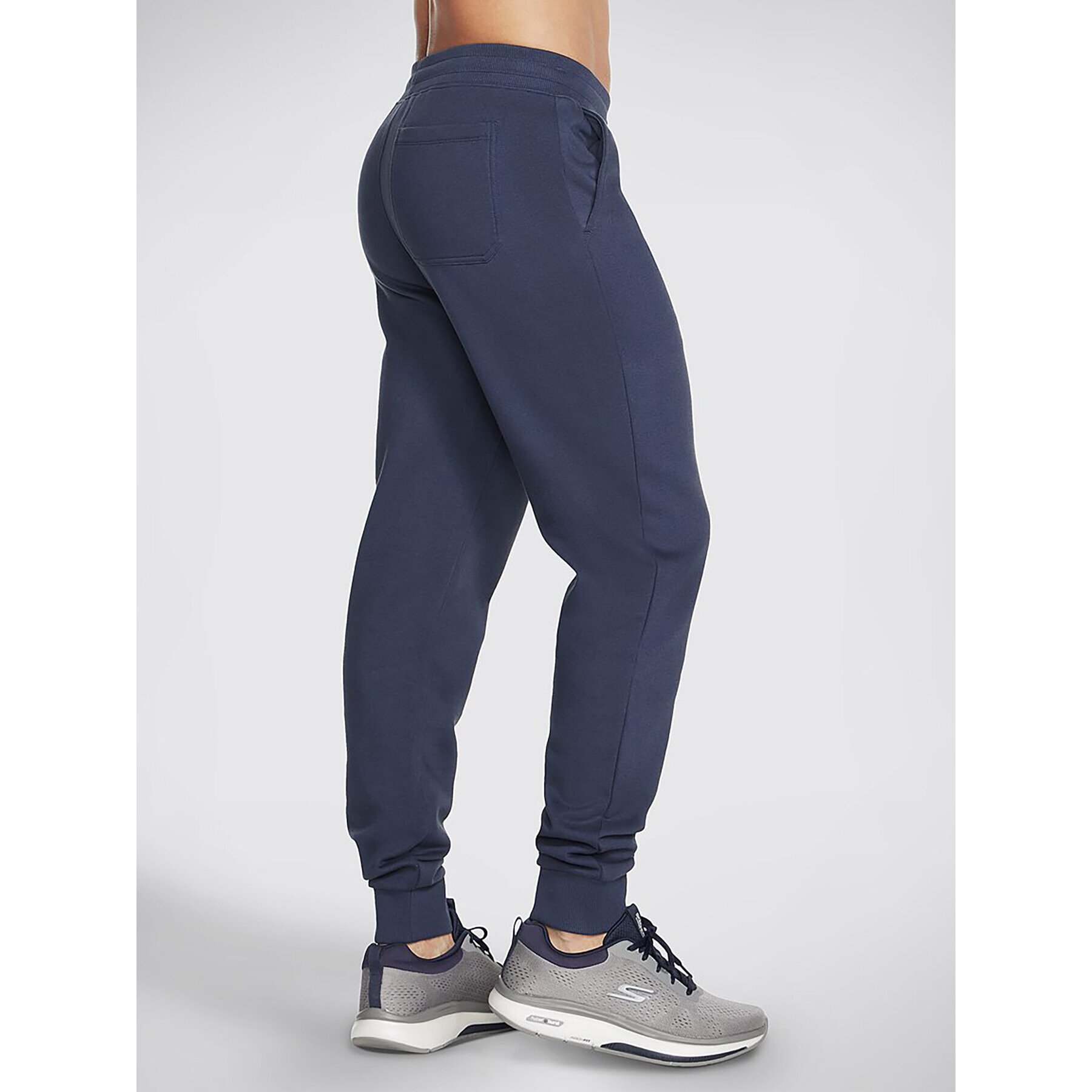 Skechers Долнище анцуг Sweats Essential Jogger PT16 Сив Regular Fit - Pepit.bg